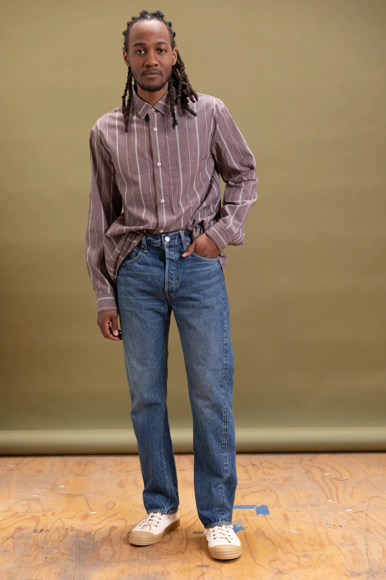 105 STANDARD SELVEDGE DENIM IN 2 YEAR WASH - Image 3