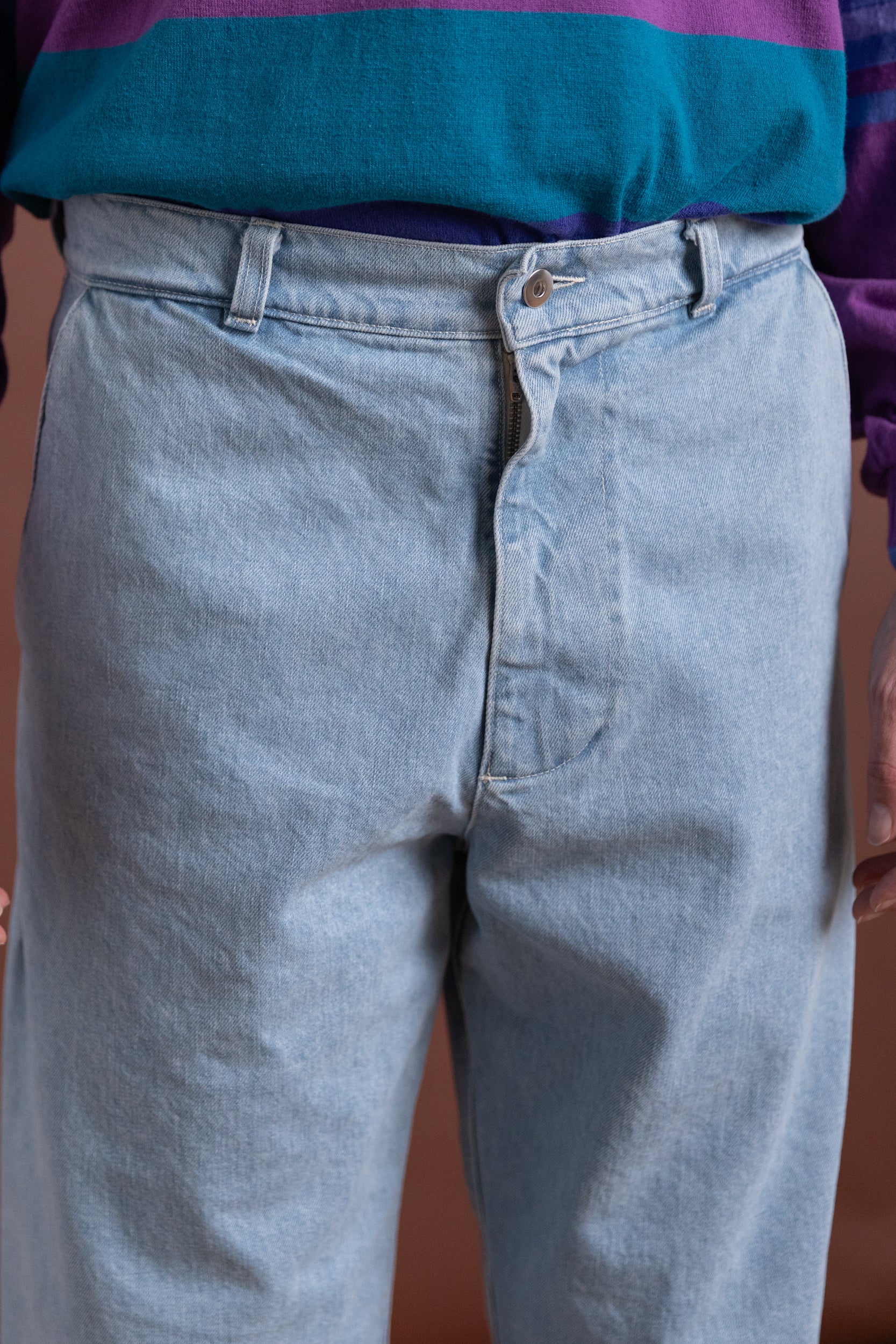 5 POCKET PANTS IN BLEACHED INDIGO - Image 6