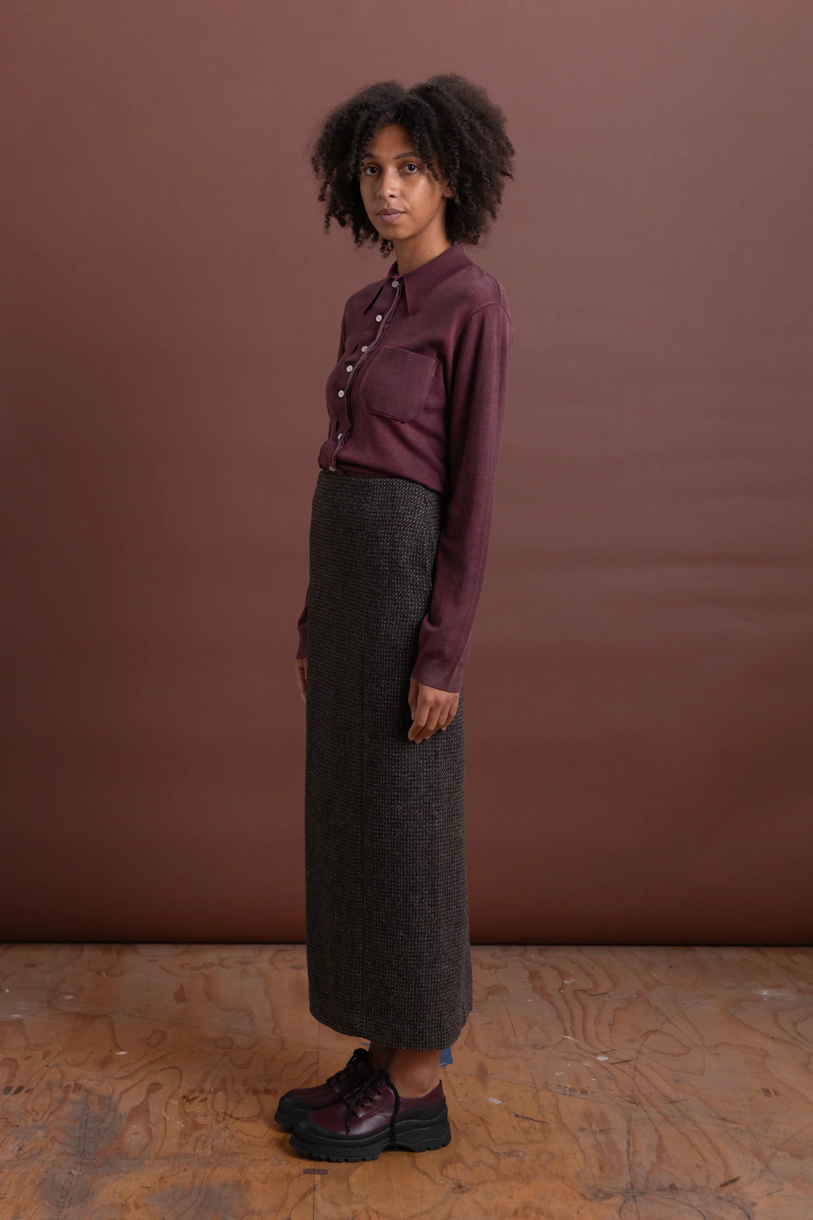 ALPACA WOOL SILK TWEED PENCIL SKIRT IN GRAY BROWN HAIRLINE WOOL - Image 5
