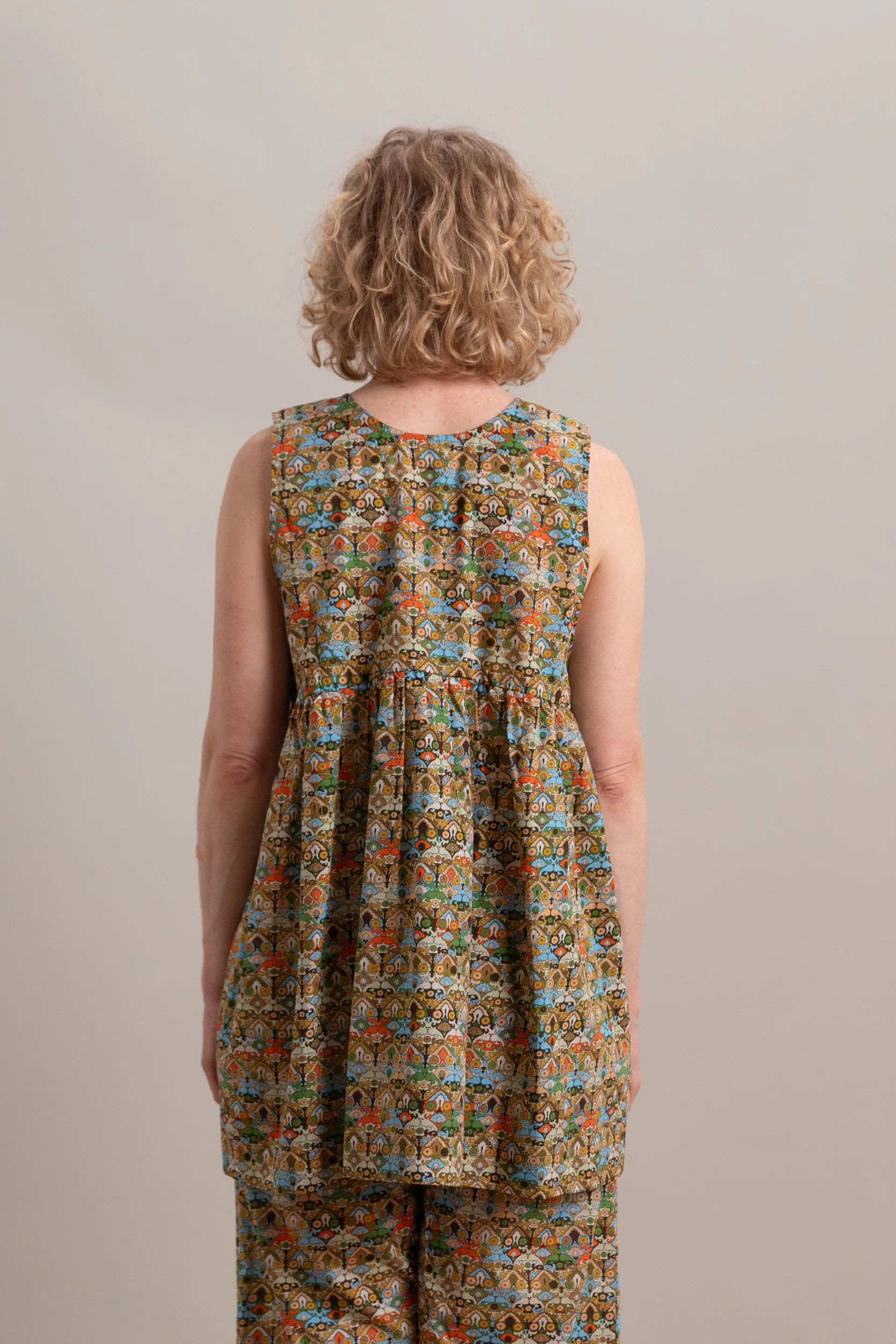 ANDRE DRESS IN SCROLL POP - Image 4