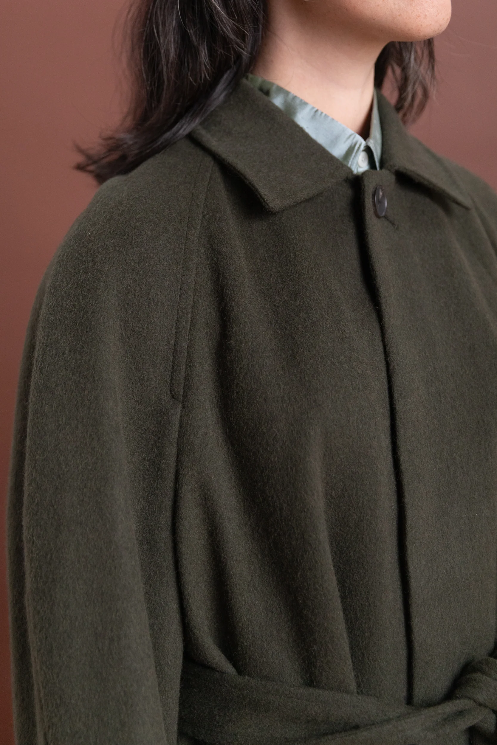 BABY CAMEL FLANNEL COAT IN DARK OLIVE - Image 3