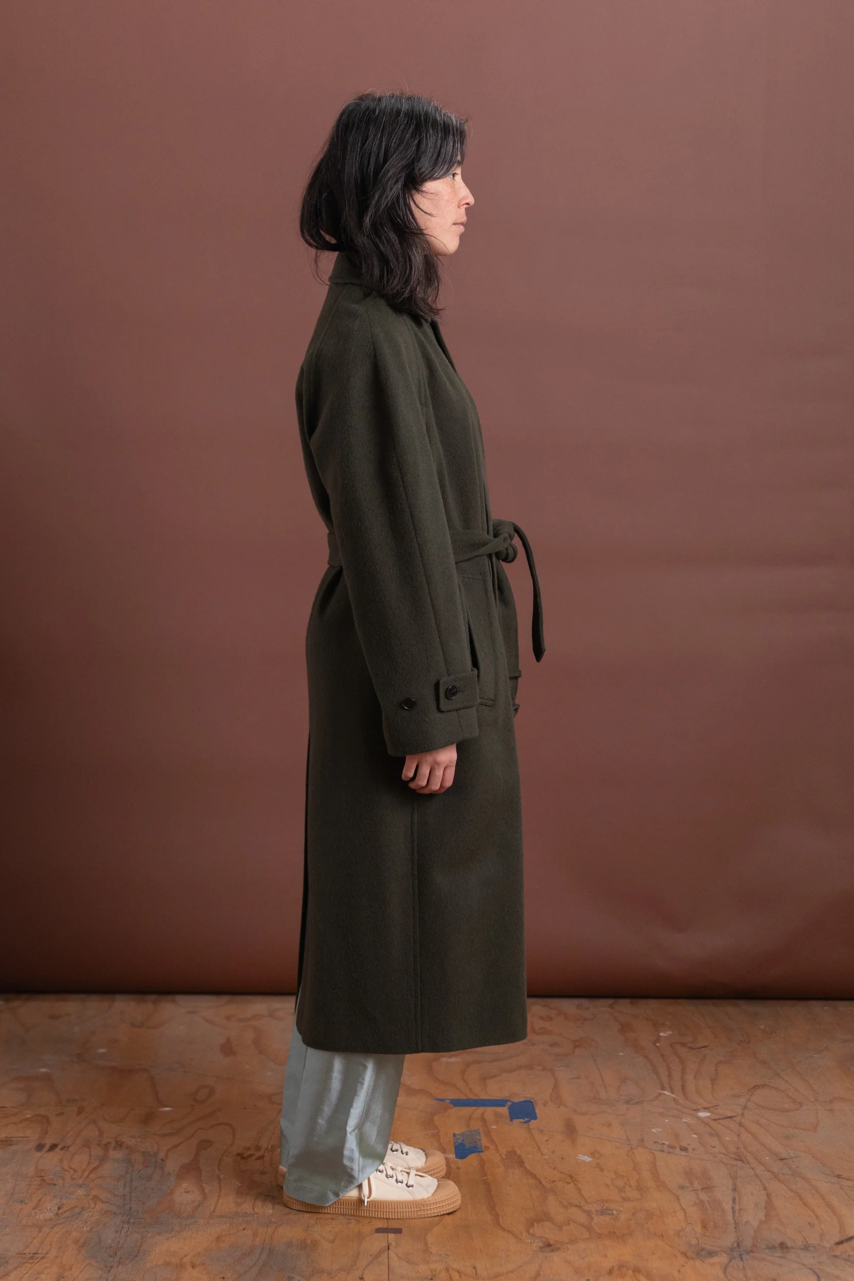 BABY CAMEL FLANNEL COAT IN DARK OLIVE - Image 9