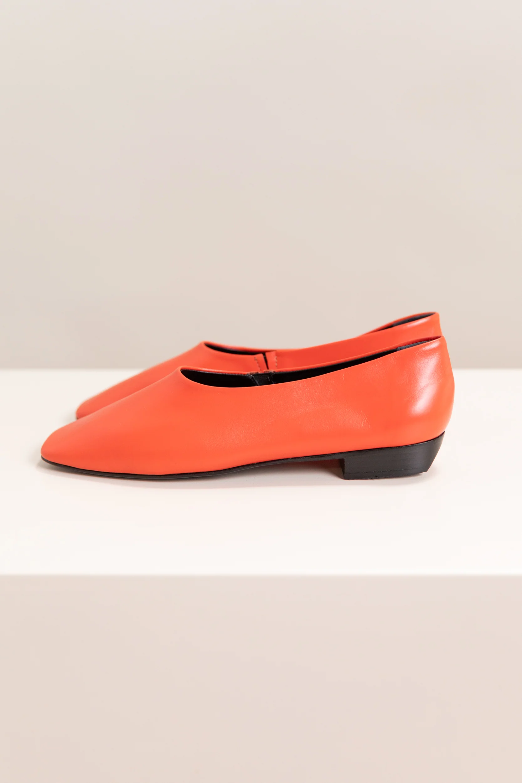 BARRAL FLAT IN ORANGE LEATHER - Image 3