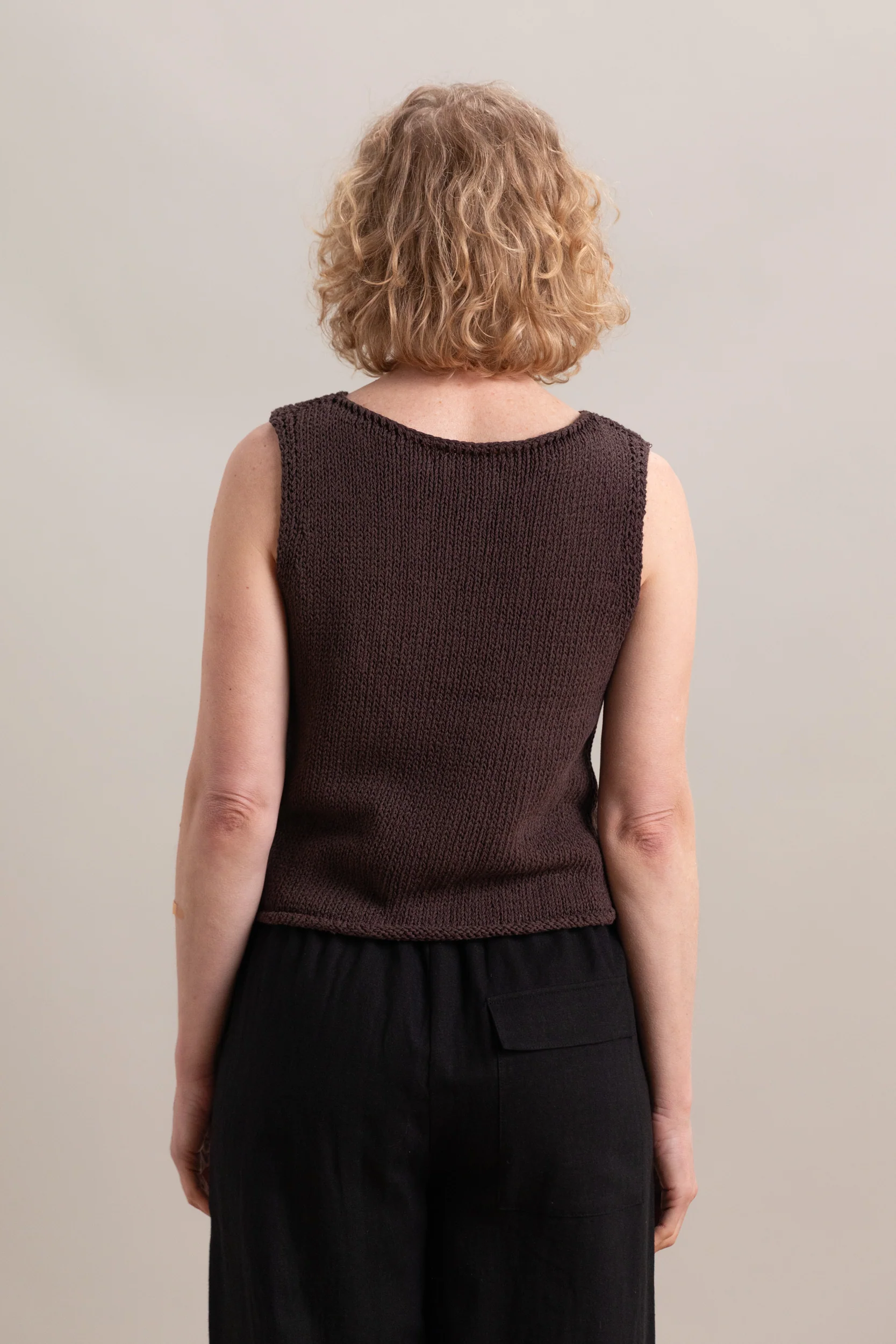 BOAT NECK KNIT TANK IN DARK BROWN - Image 6