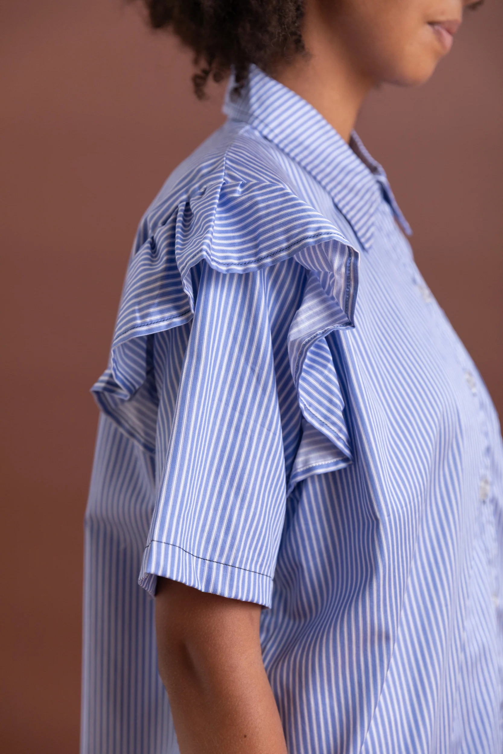 BOWIE SLEEP SHIRT IN BLUE AND WHITE STRIPE - Image 2