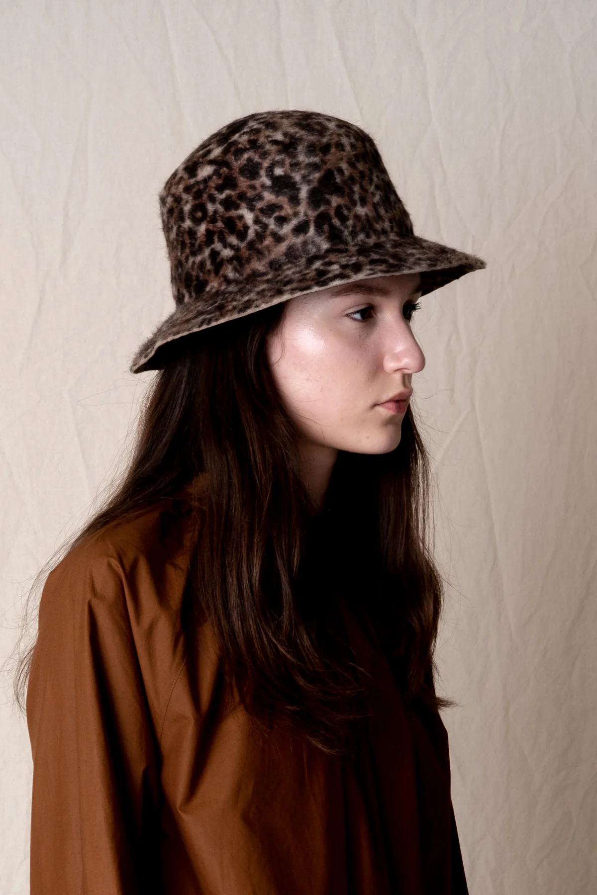 BUCKET HAT IN SHAG FELT - Image 4