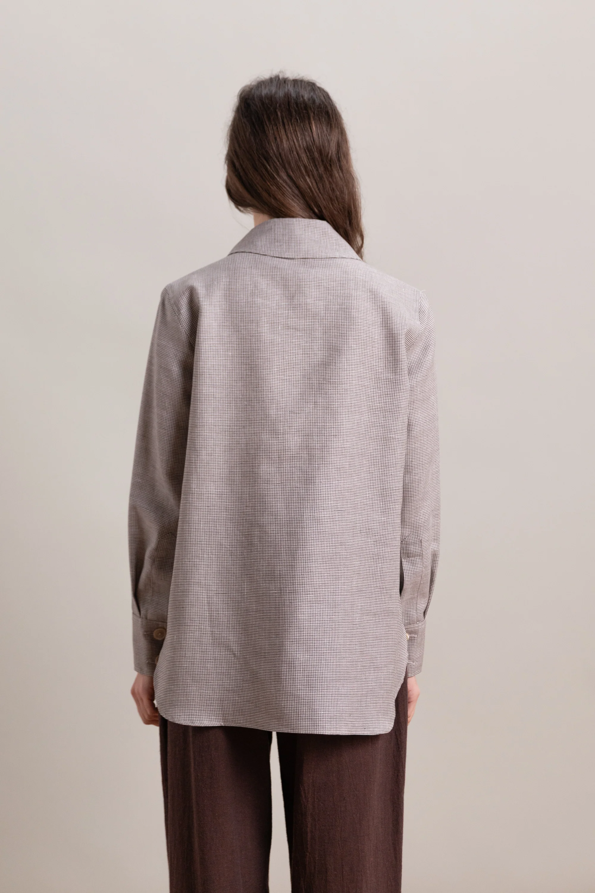 CARISSA SHIRT IN BROWN MICRO HOUNDSTOOTH - Image 4