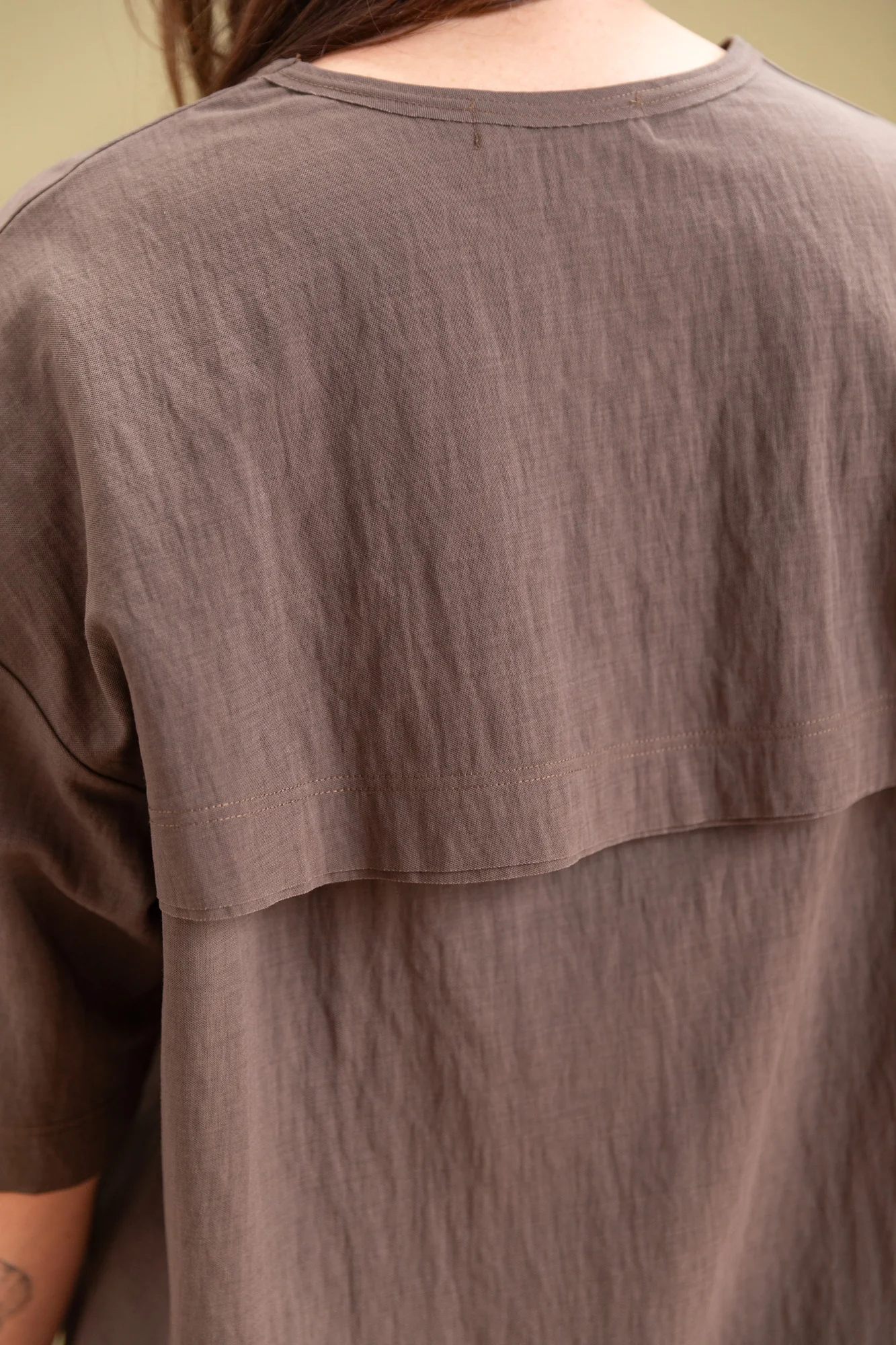 CHAISE TOP IN TAUPE - Image 5