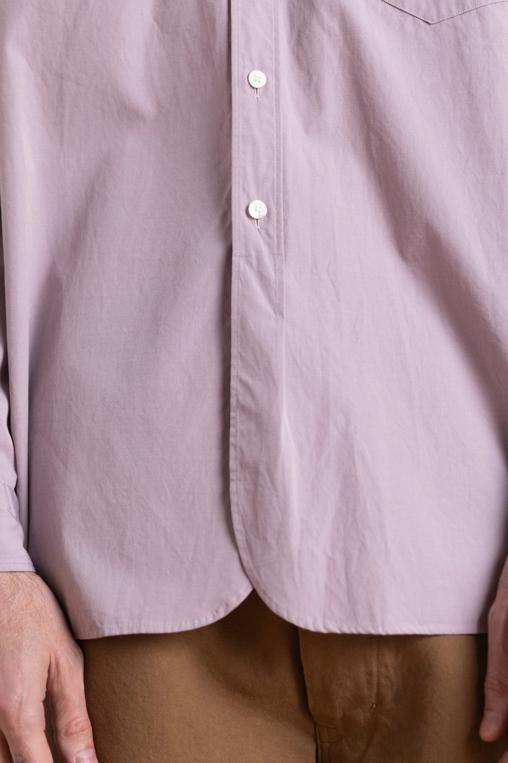 CLASSIC DRESS SHIRT IN LILAC COTTON HAKEME CHAMBRAY - Image 6
