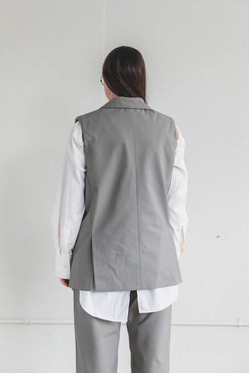 CONSTANCE VEST IN MUSHROOM TWILL - Image 6