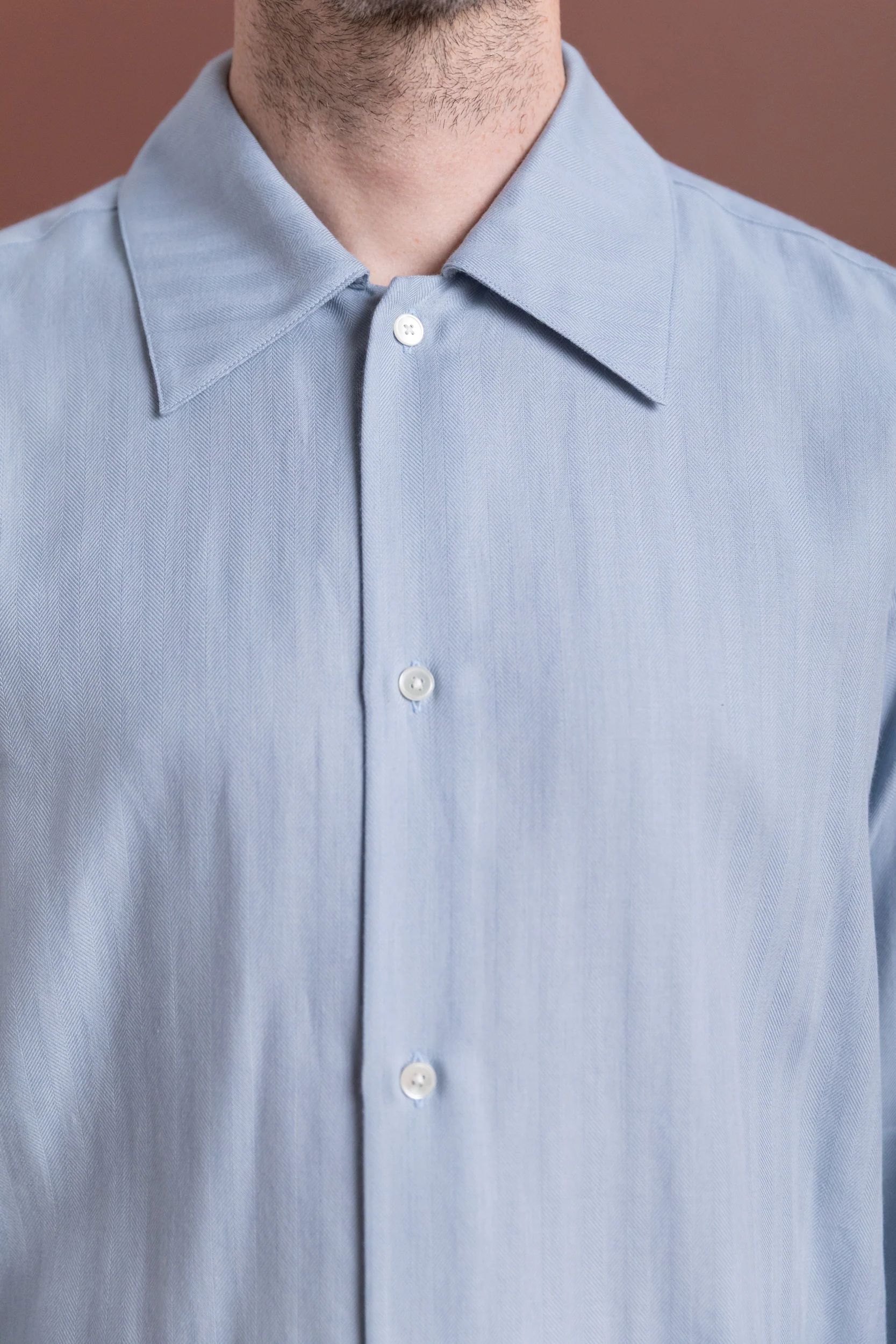 COTTON CASHMERE HERRINGBONE SHIRT IN LIGHT BLUE - Image 4