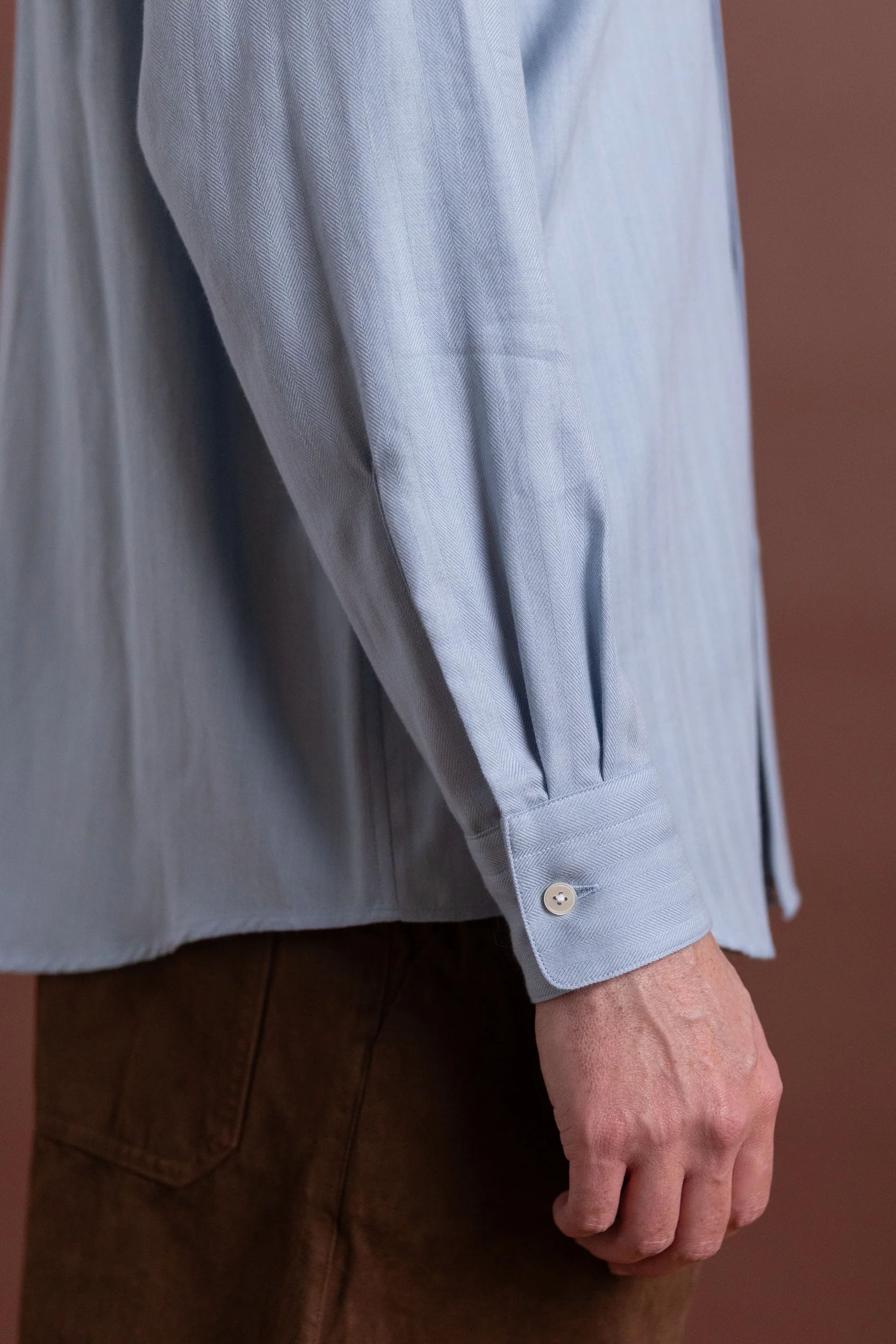 COTTON CASHMERE HERRINGBONE SHIRT IN LIGHT BLUE - Image 8