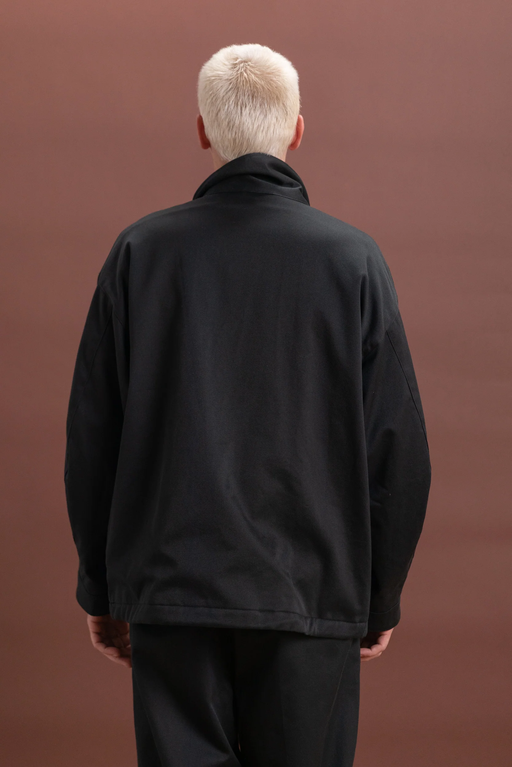 COTTON DRILL SHORT MIL COAT IN BLACK - Image 8