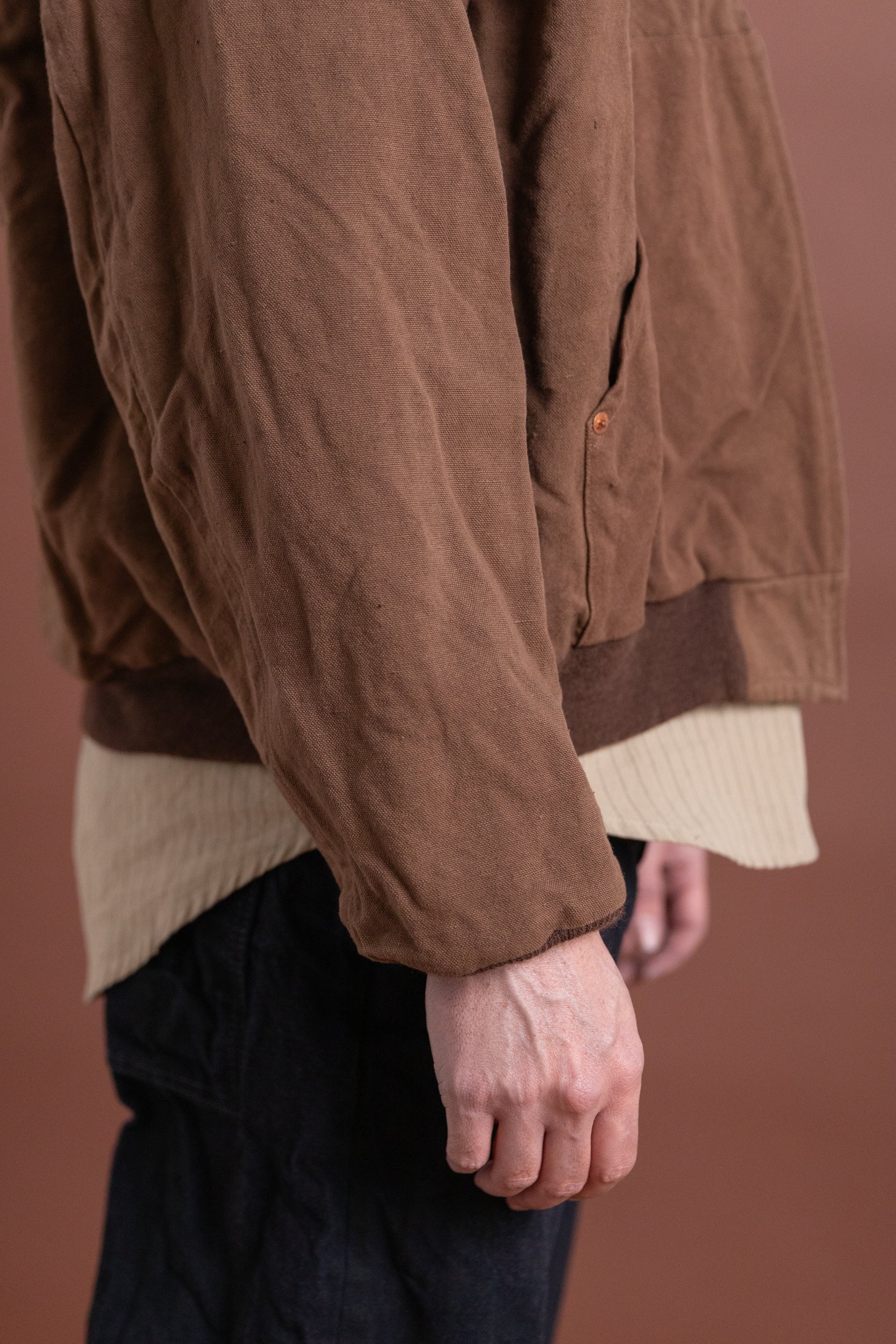 COTTON HEMP HOODY JACKET IN KAKISHIBU - Image 8