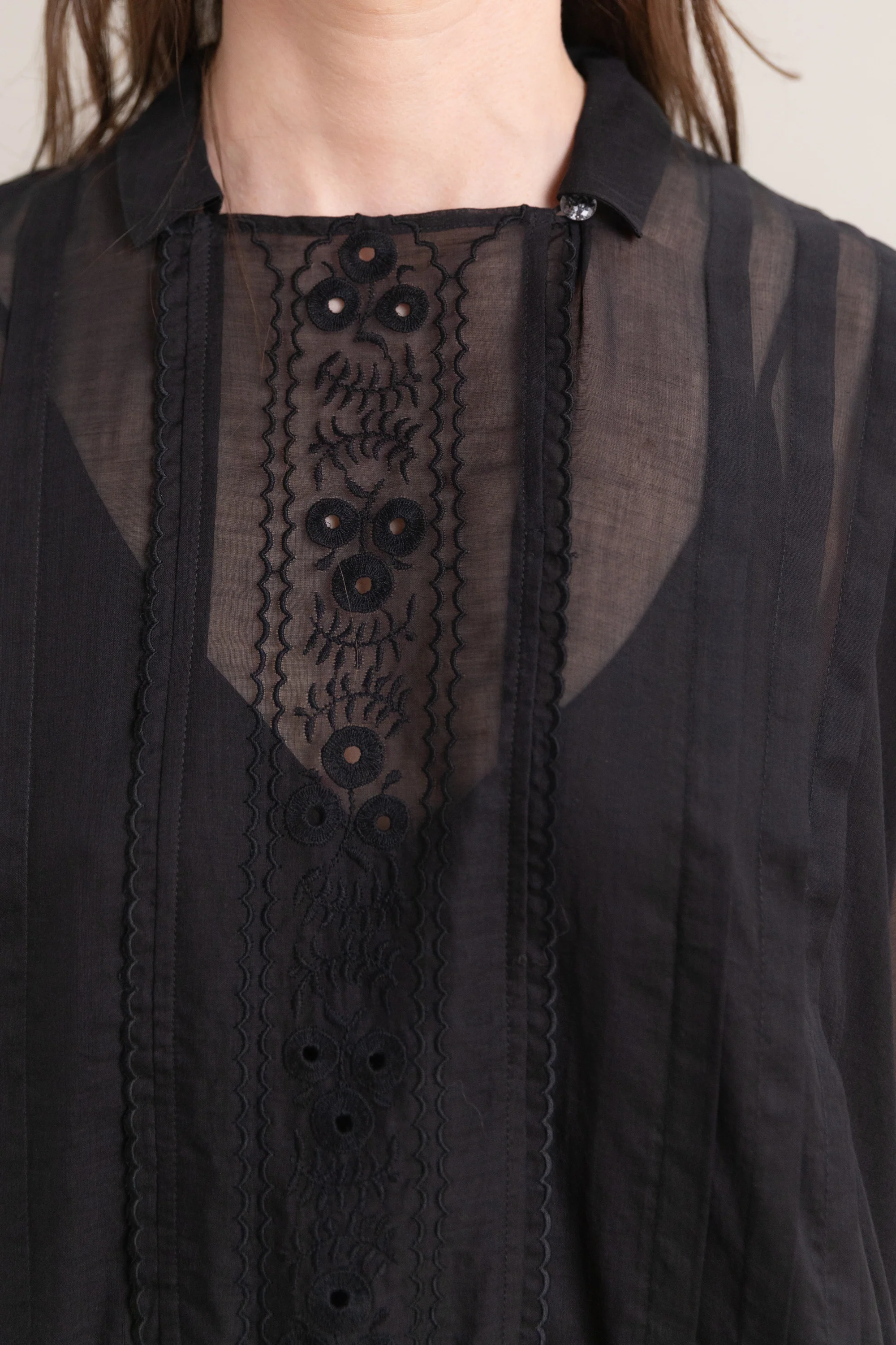 COTTON LAWN DRESS WITH EMBROIDERY IN BLACK - Image 7