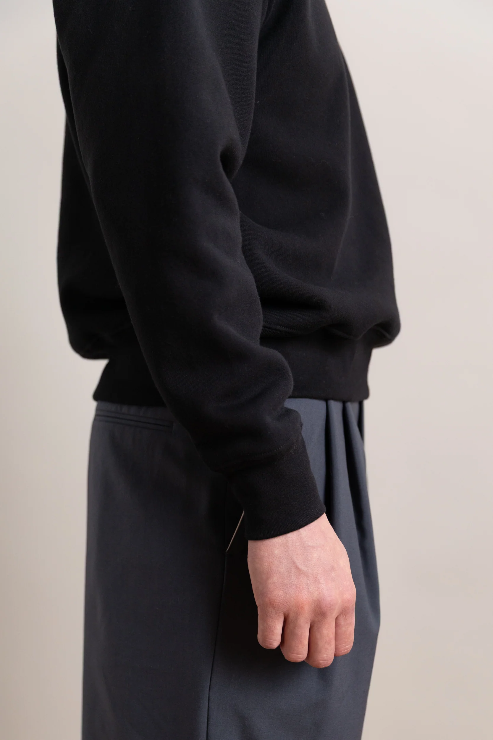 COTTON WOOL QUARTER ZIP IN BLACK - Image 6