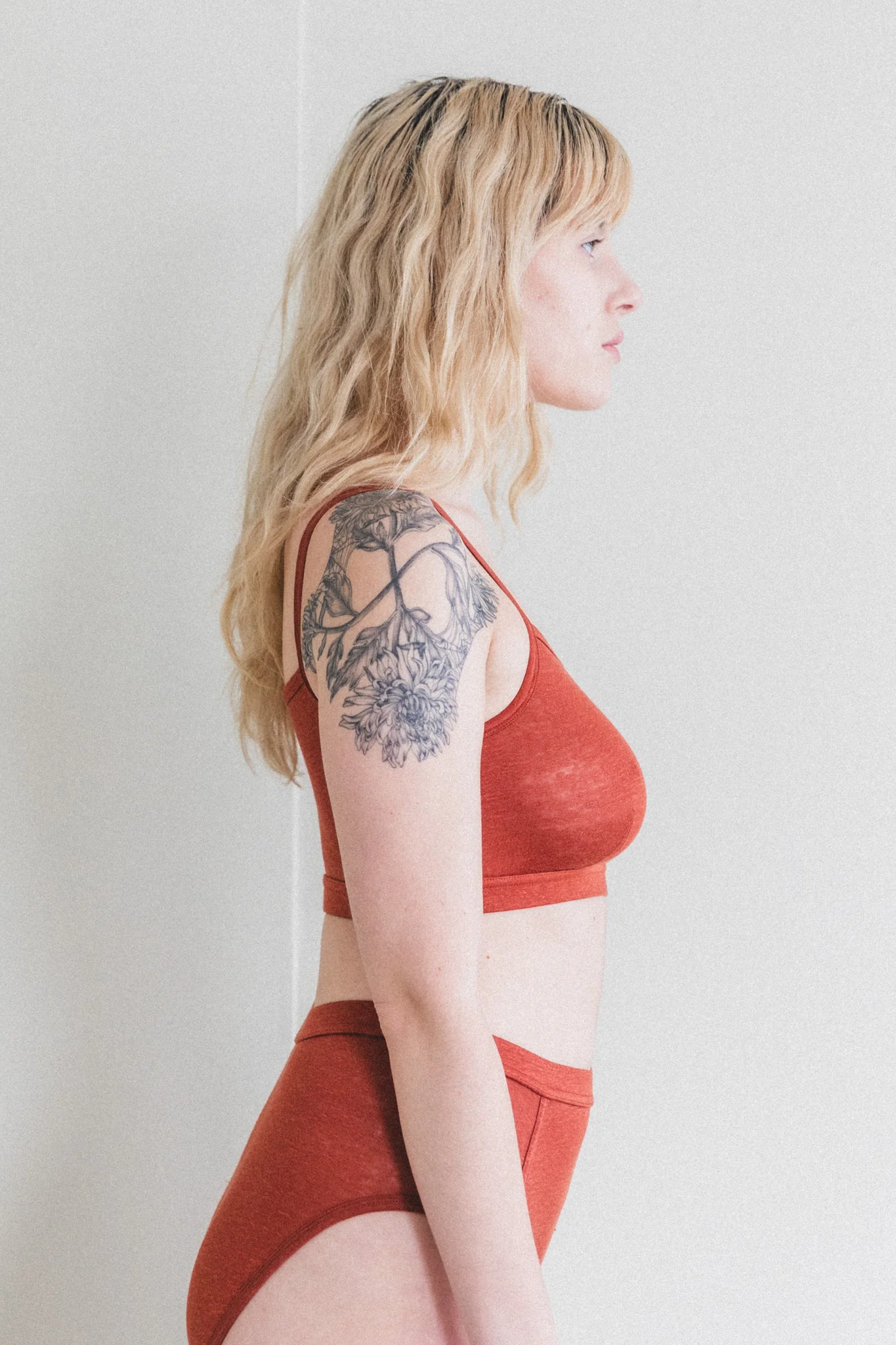 CROP TOP IN RUST - Image 3