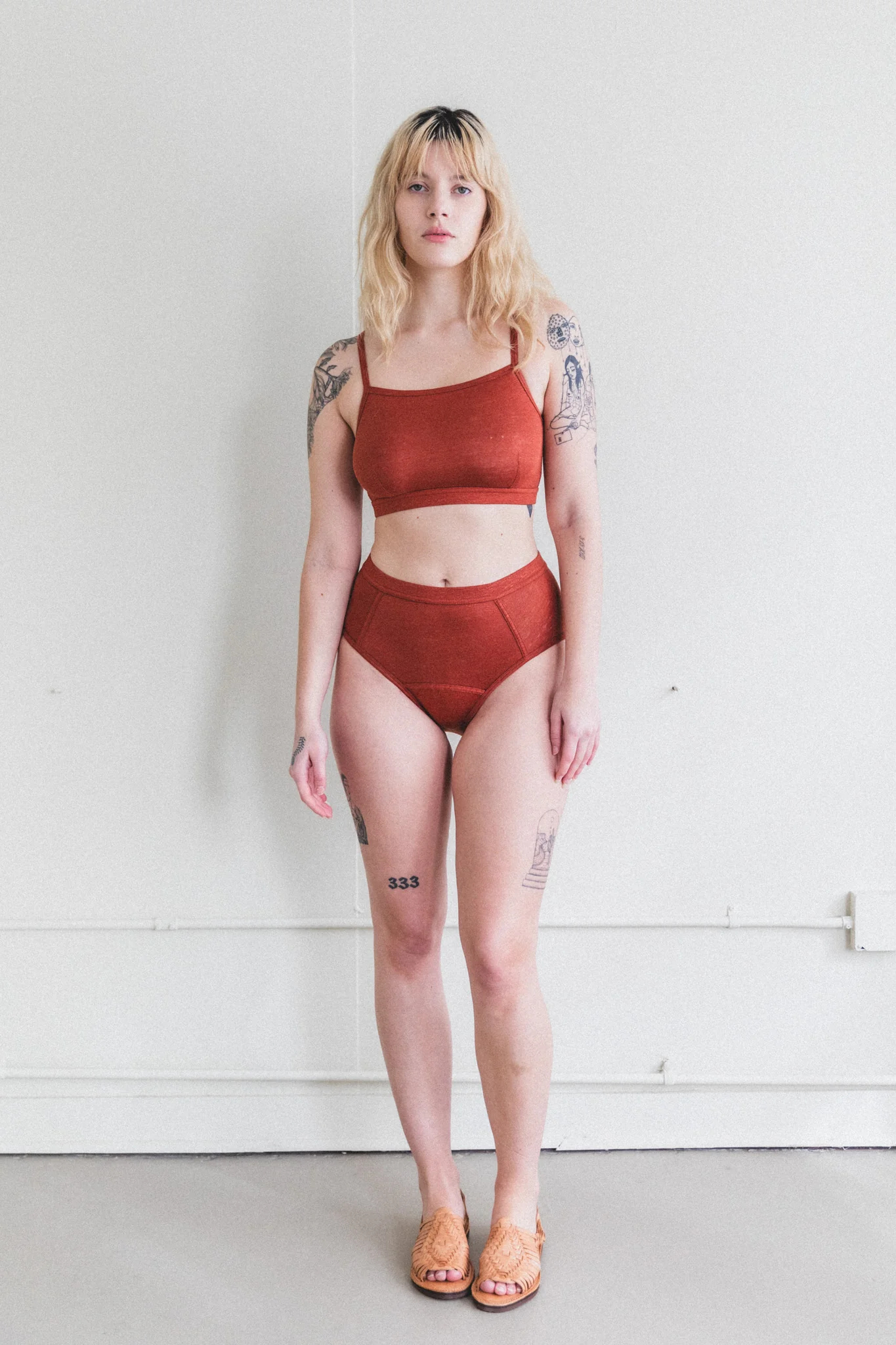 CROP TOP IN RUST - Image 4