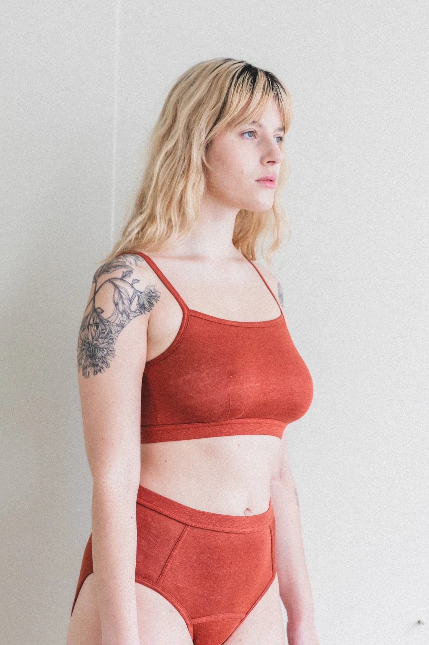 CROP TOP IN RUST - Image 5