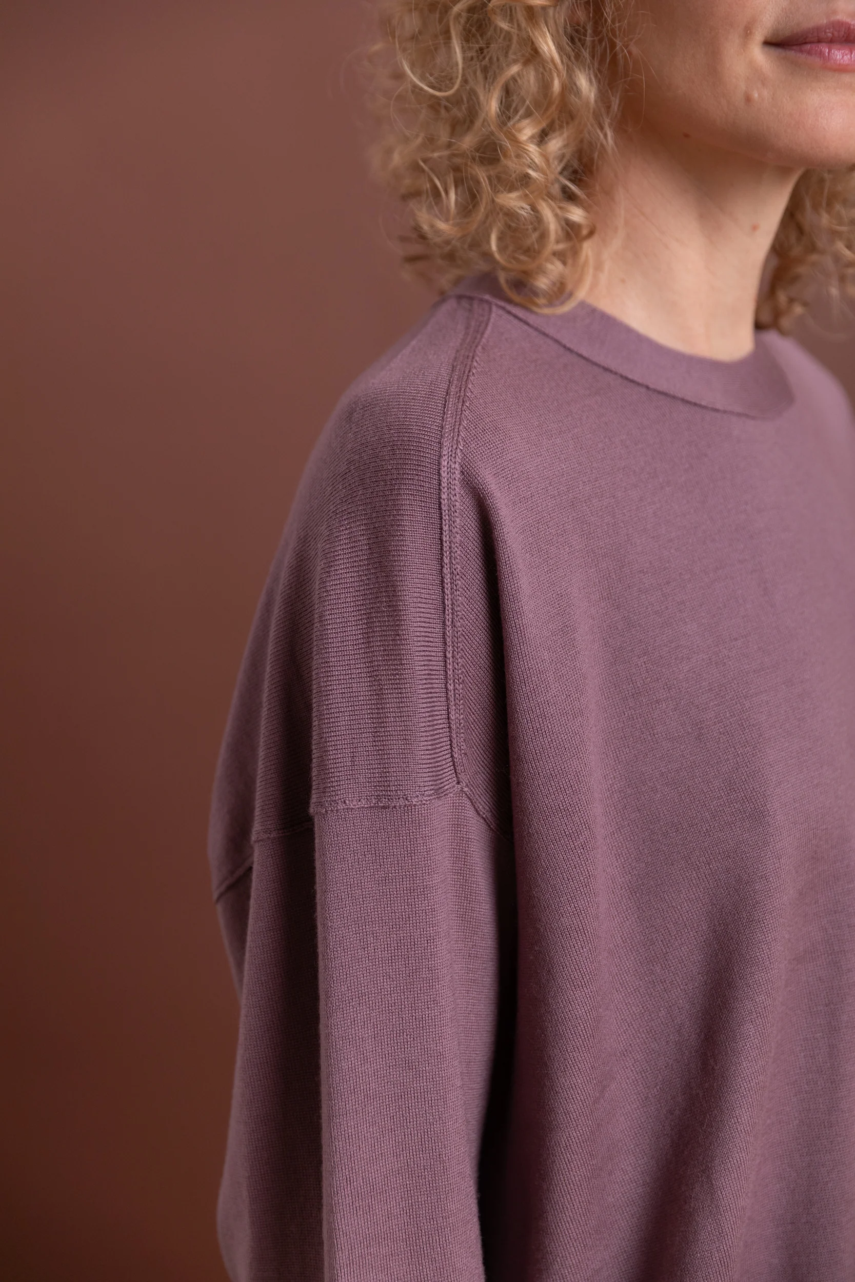 DESCEND TOP IN MAUVE MERINO KNIT - Image 5
