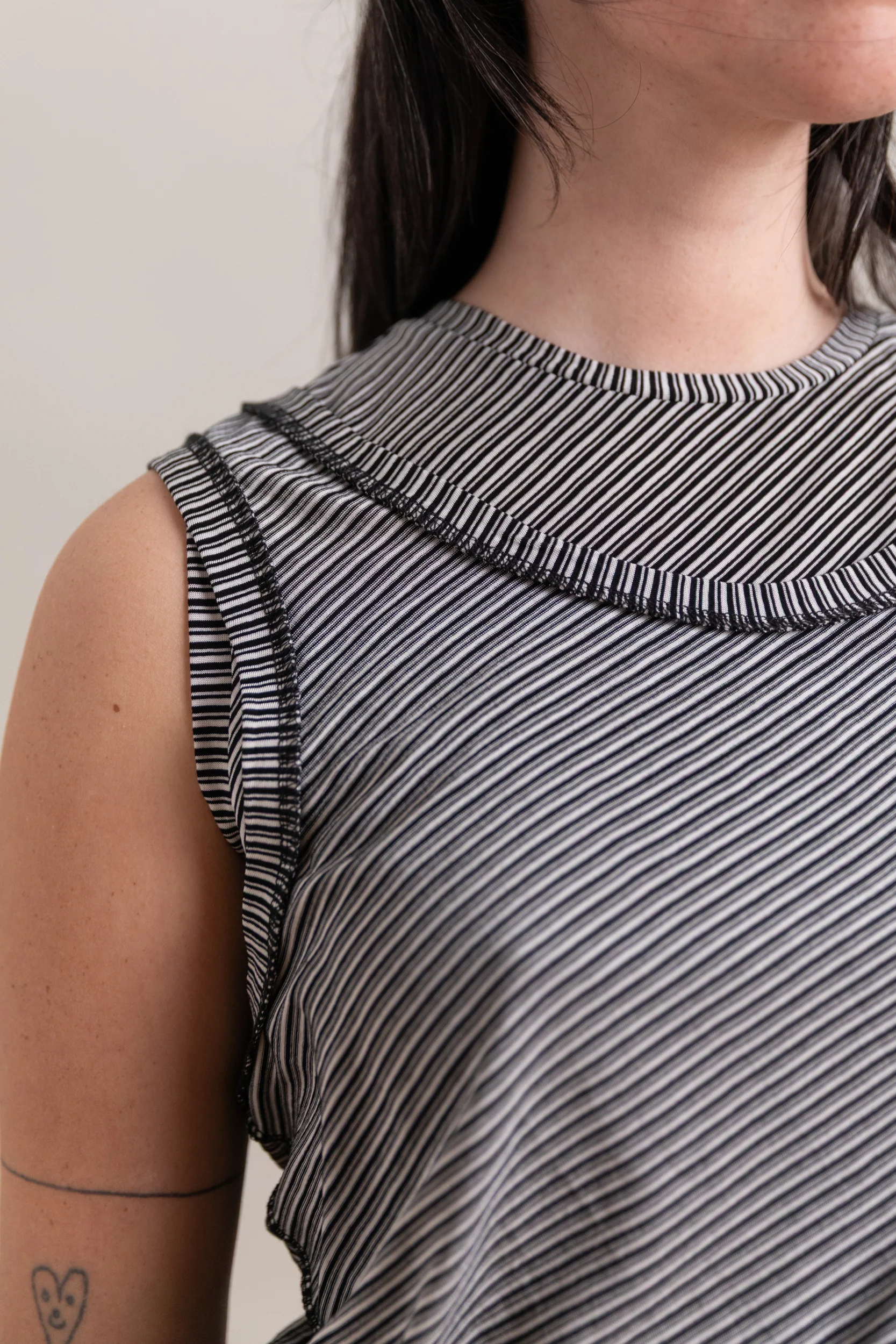 DOUBLE LAYER TANK IN BLACK STRIPED JERSEY - Image 2
