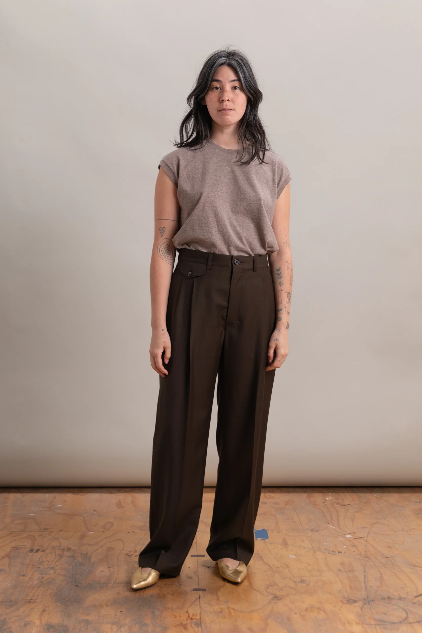 DOUBLE PLEATED TROUSER IN MOCHA MERINO WOOL