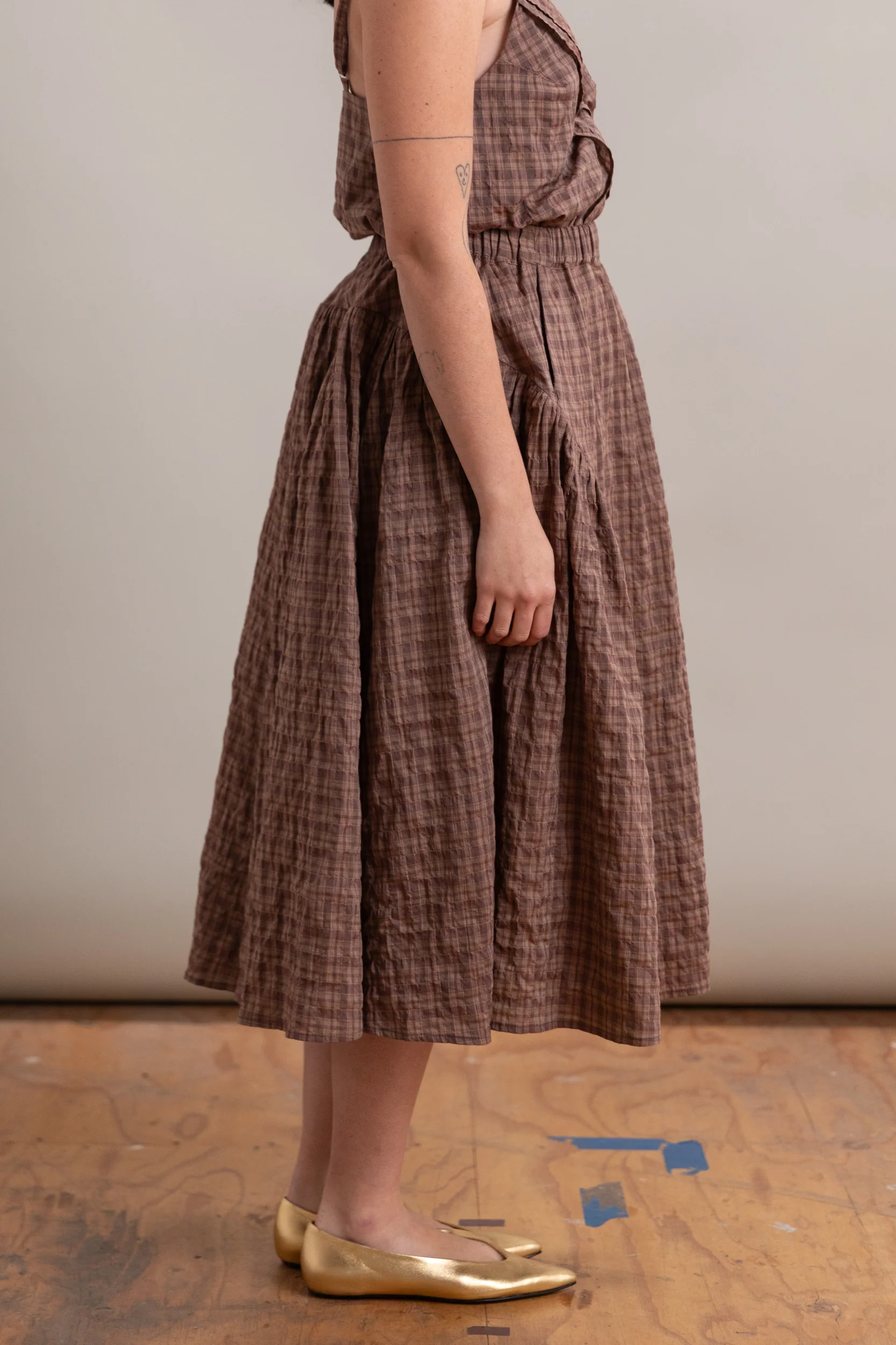 EASY GATHERED SKIRT IN UMBER ORGANIC COTTON - Image 3