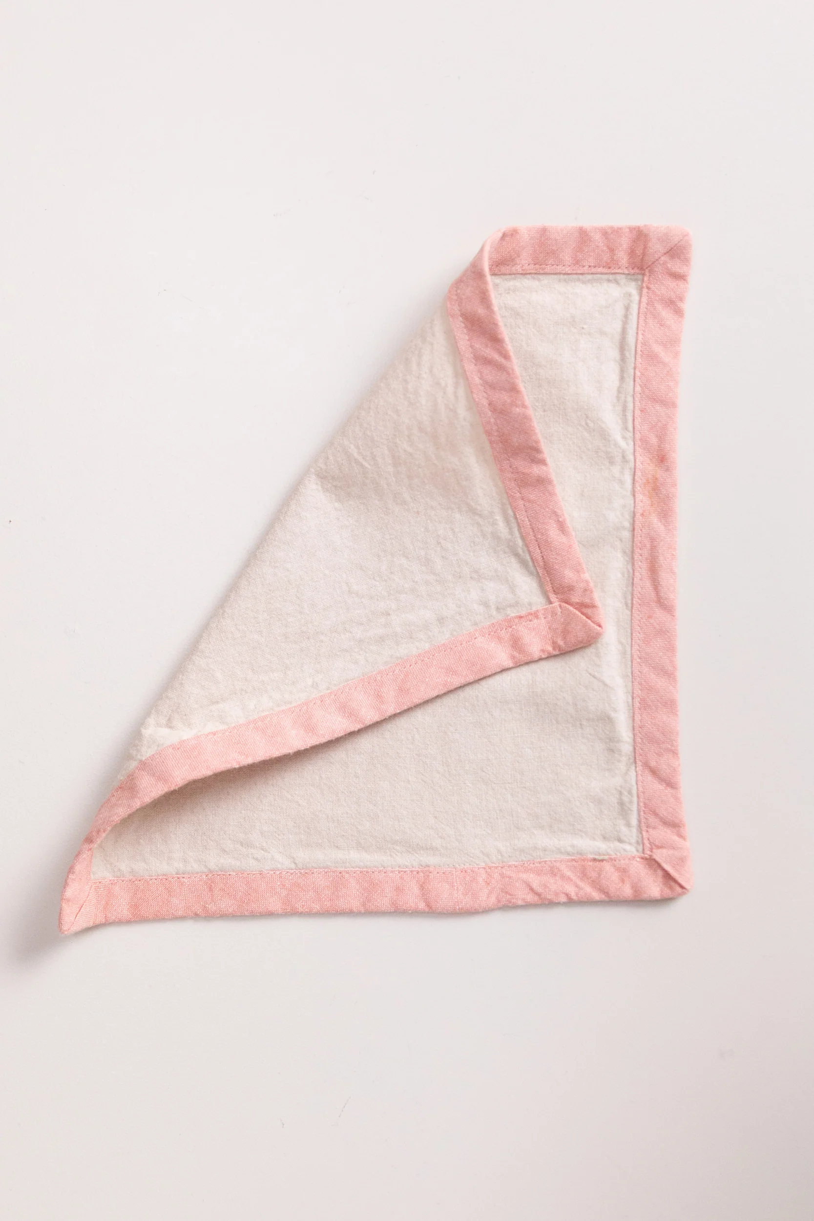 EDGED COCKTAIL NAPKINS IN NATURAL LINEN - SET OF FOUR - Image 3