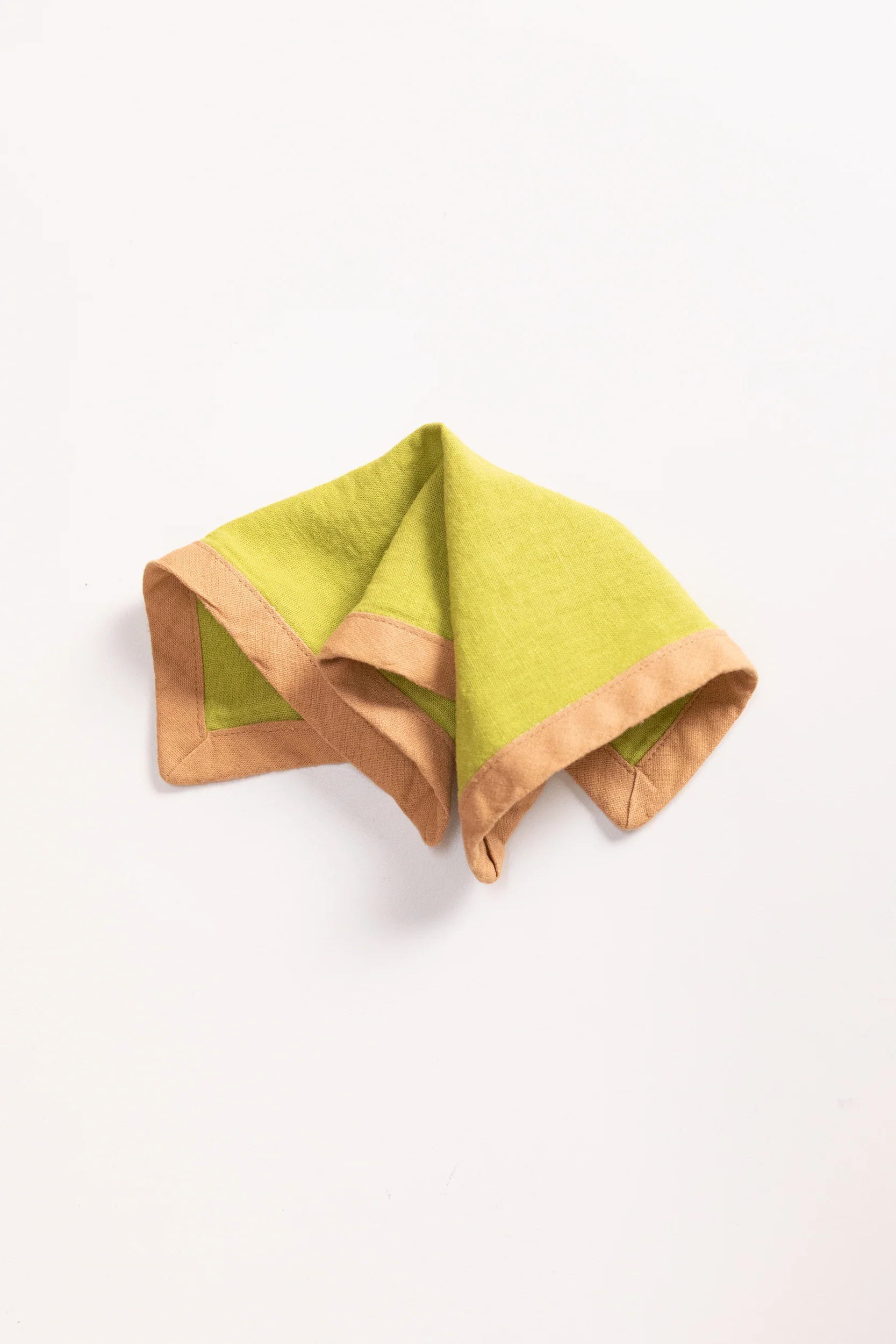 EDGED COCKTAIL NAPKINS IN PEAR LINEN - SET OF FOUR - Image 3