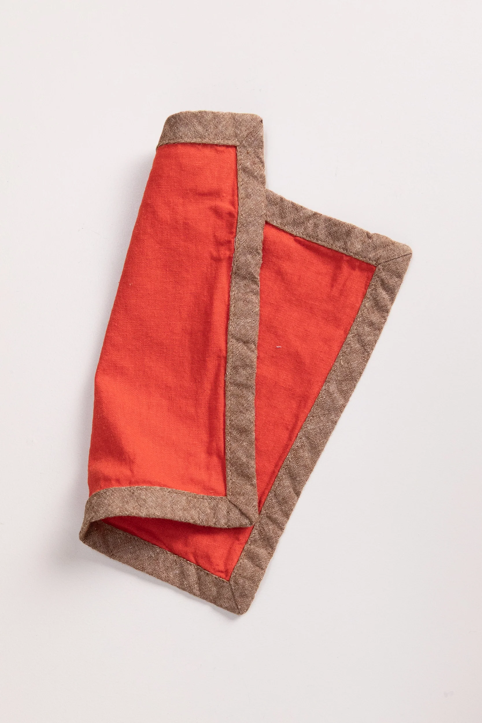 EDGED COCKTAIL NAPKINS IN POPPY LINEN - SET OF FOUR