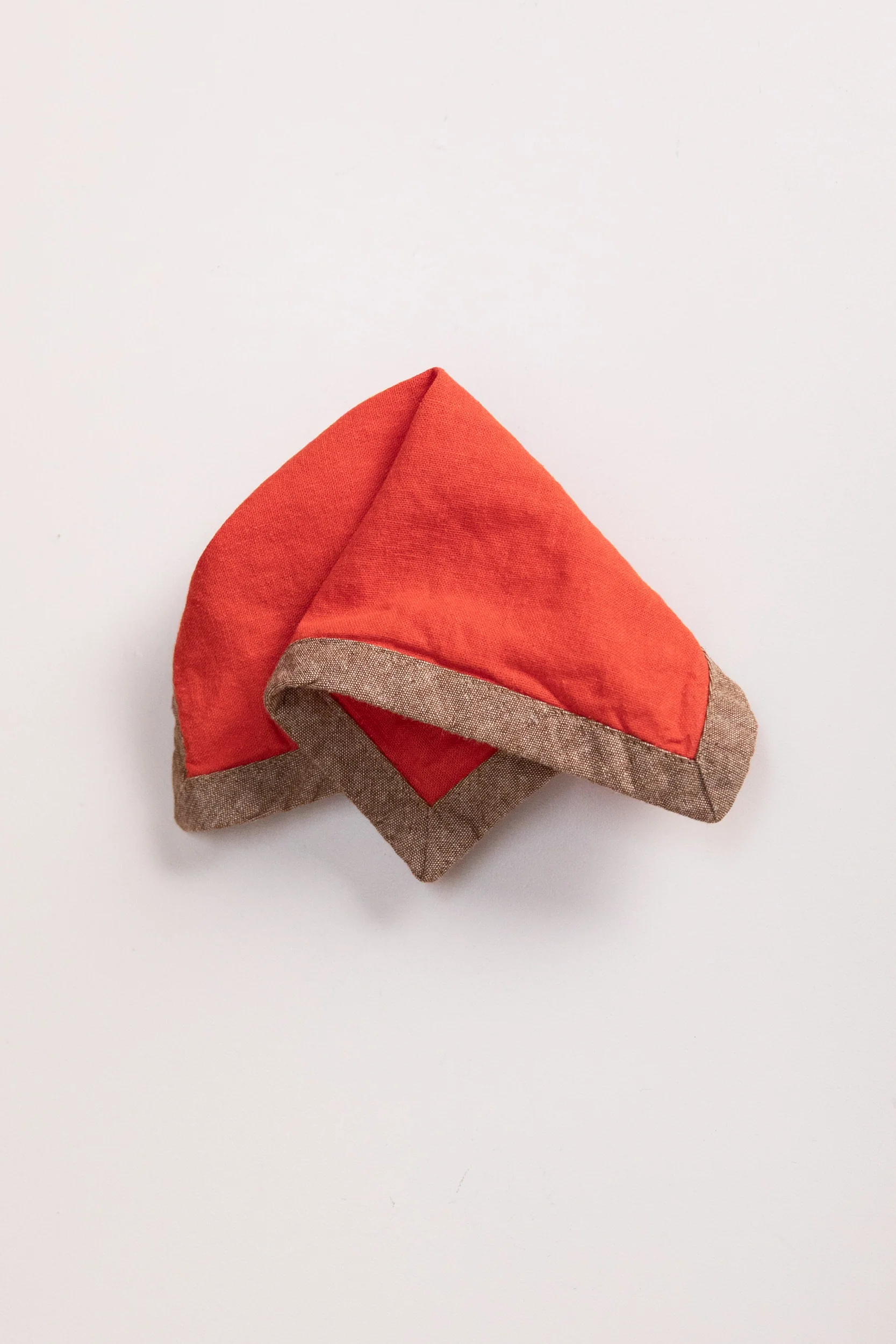 EDGED COCKTAIL NAPKINS IN POPPY LINEN - SET OF FOUR - Image 3