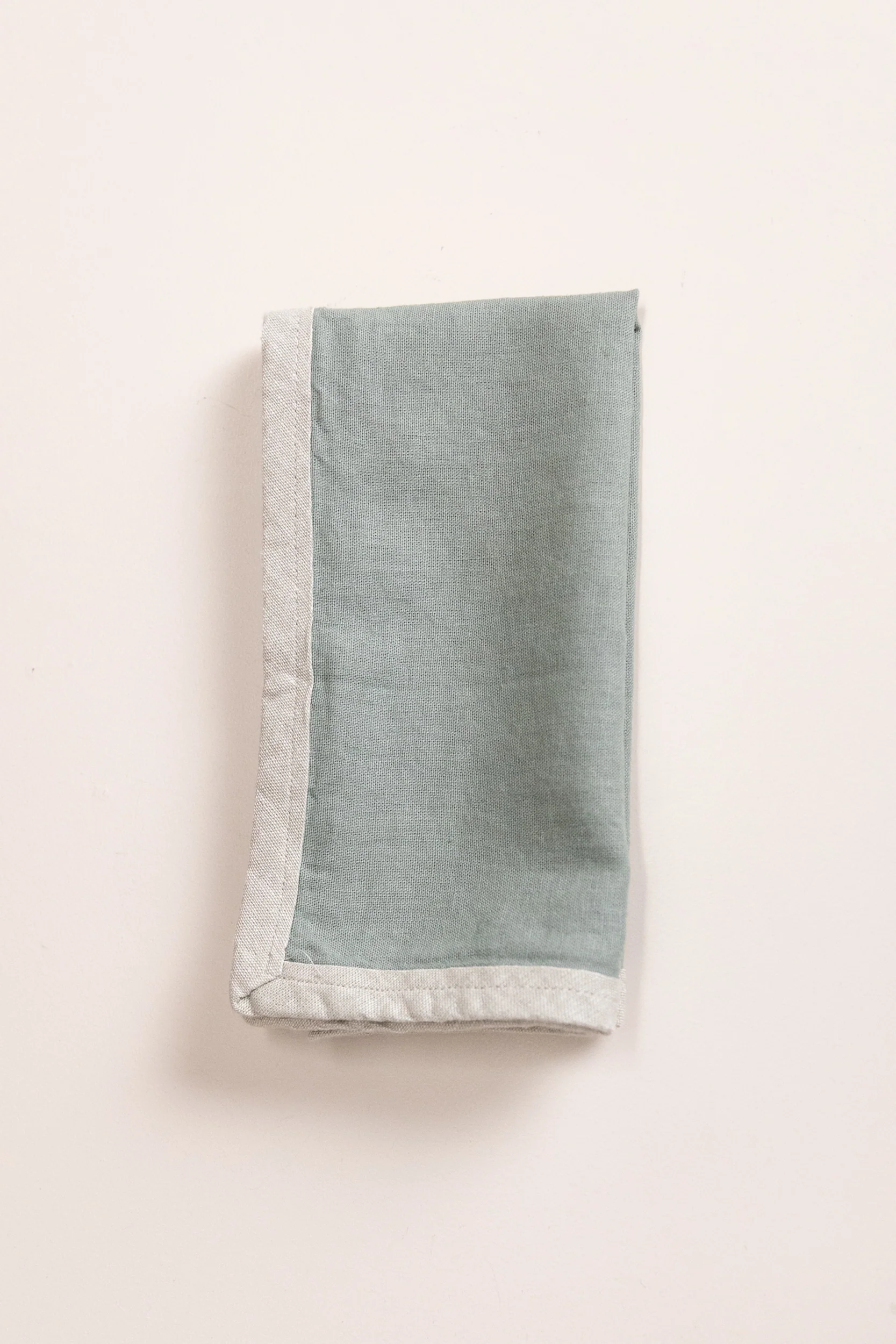 EDGED NAPKINS IN EUCALYPTUS LINEN - SET OF TWO - Image 4