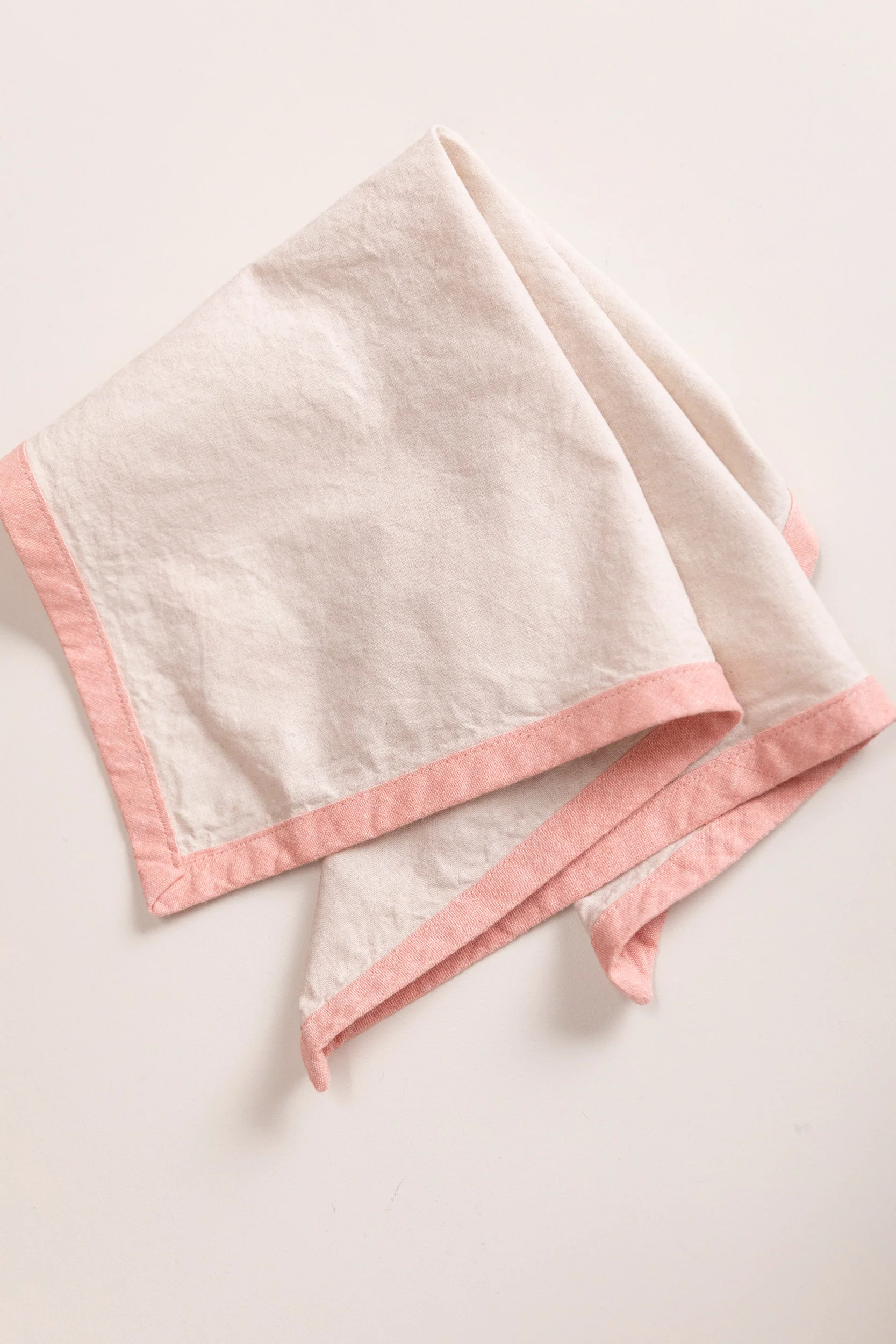EDGED NAPKINS IN NATURAL LINEN - SET OF TWO - Image 2