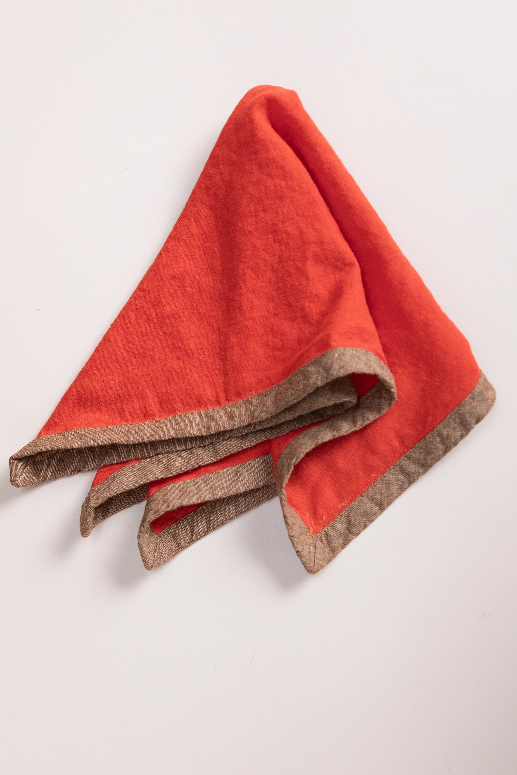 EDGED NAPKINS IN POPPY LINEN - SET OF FOUR - Image 2