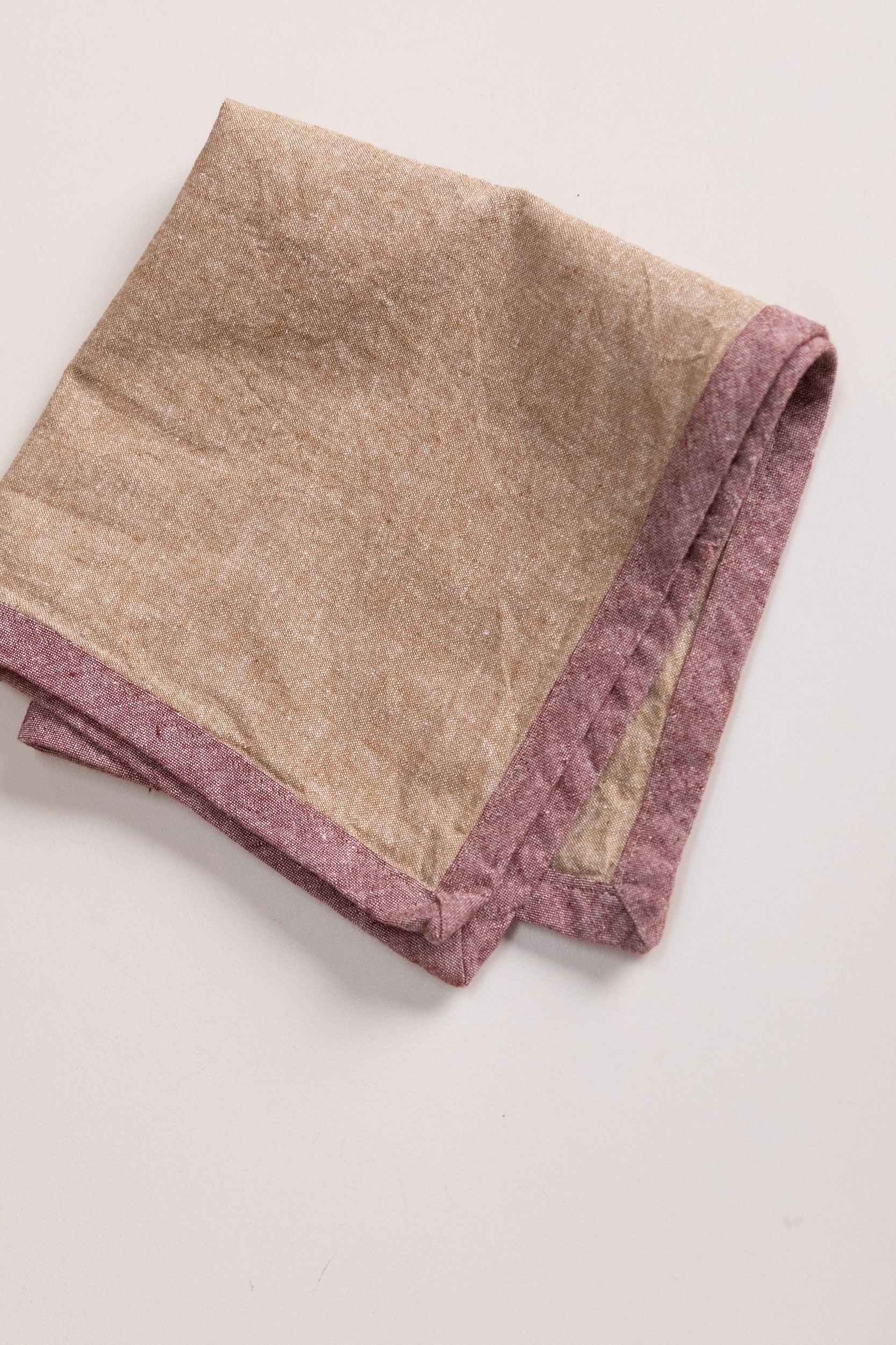 EDGED NAPKINS IN TAUPE LINEN - SET OF FOUR - Image 2