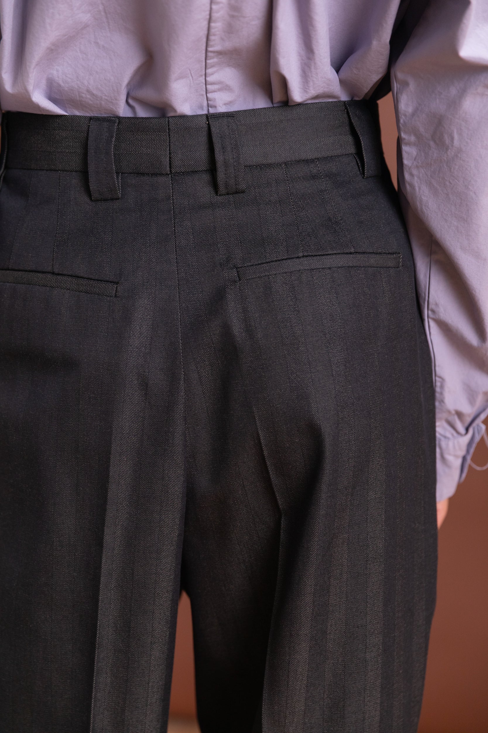 FAVORITE TROUSER IN BLACK SOLARO HERRINGBONE - Image 6