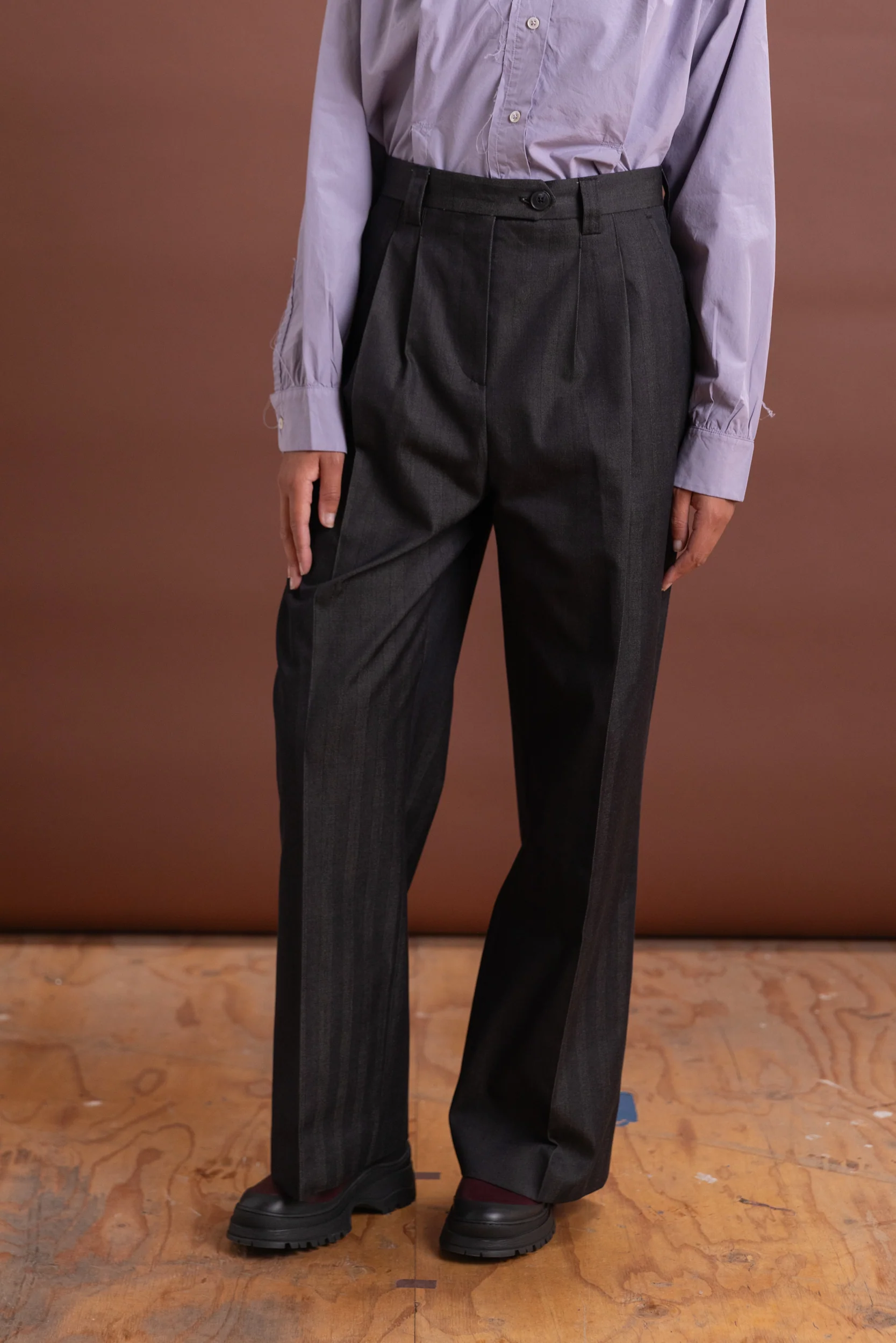 FAVORITE TROUSER IN BLACK SOLARO HERRINGBONE - Image 7