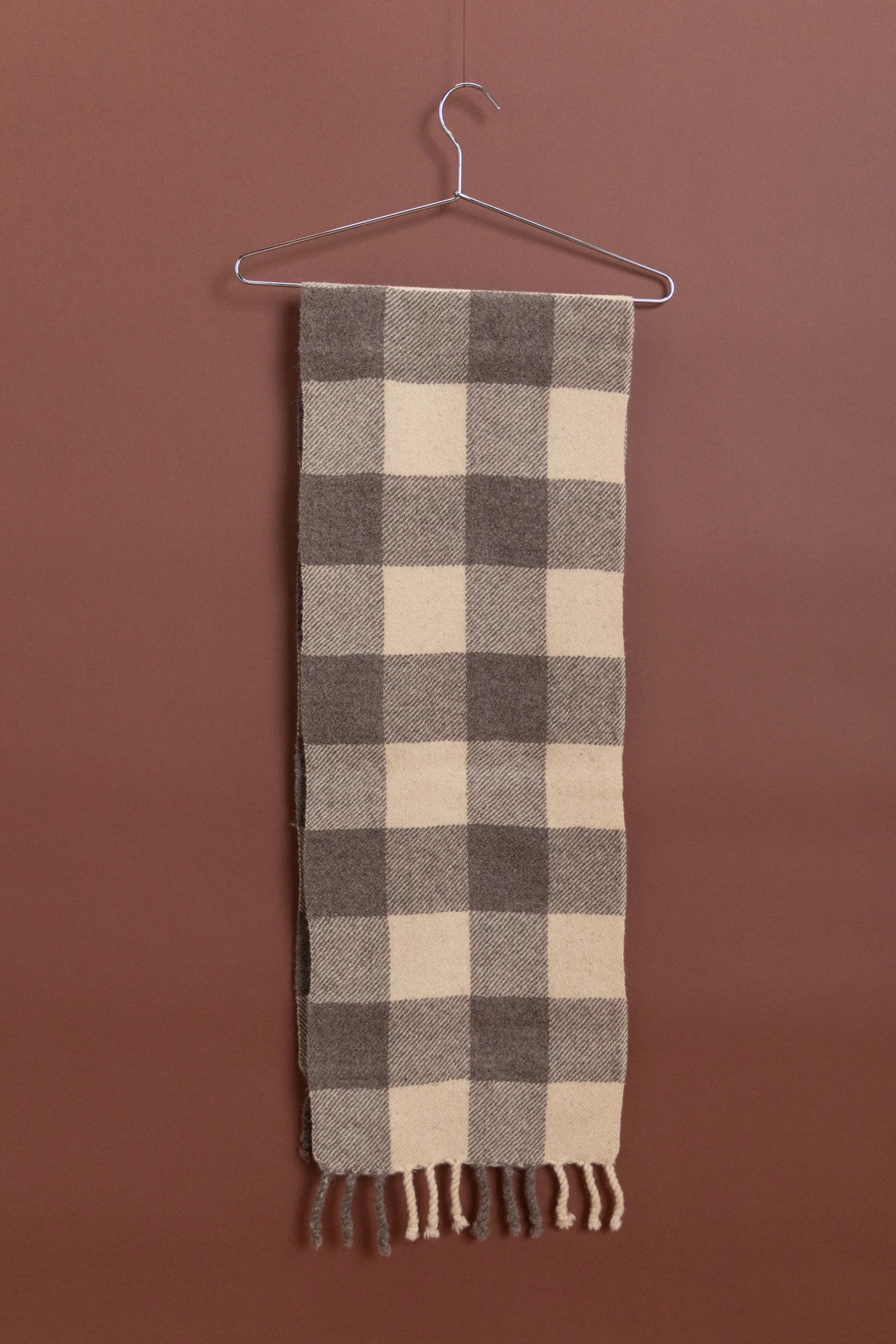FELTED BLANKET SCARF IN SHEEP'S GREY BROAD CHECK