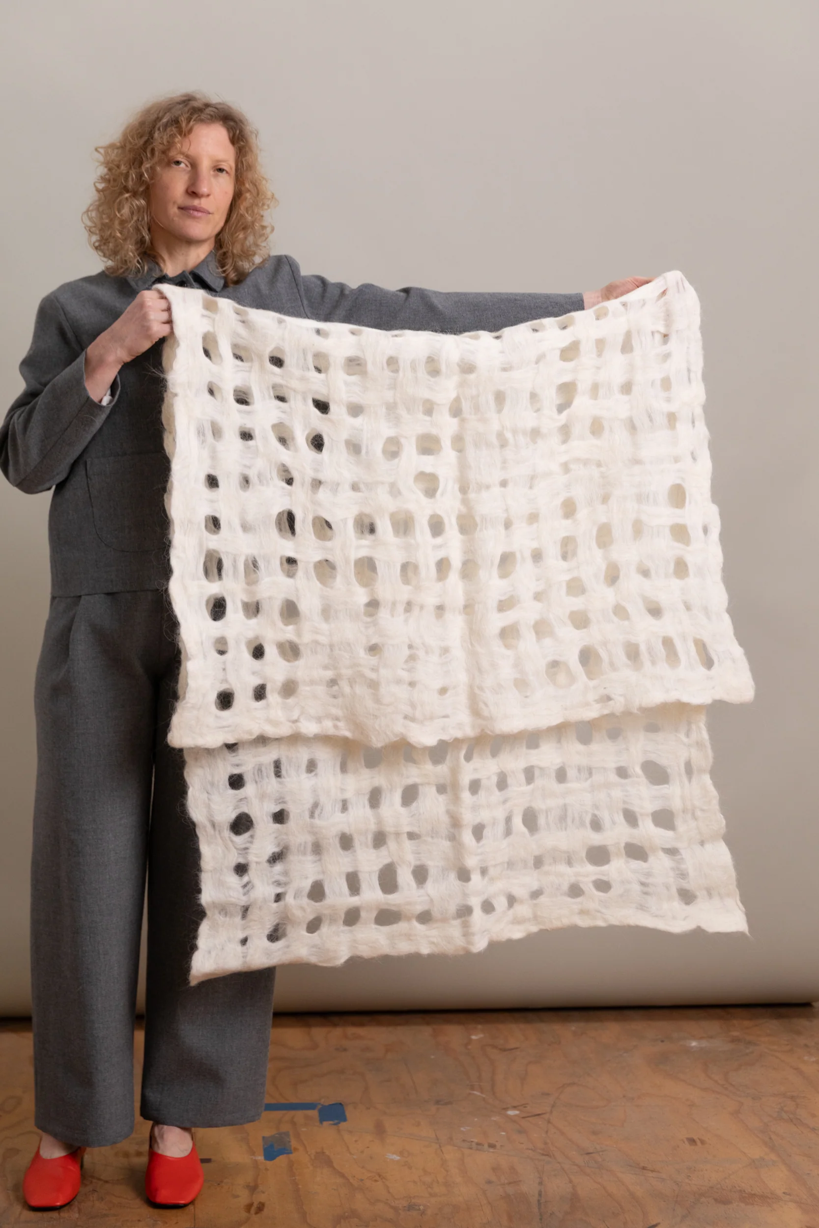 FELTED WOOL LATTICE THROW - Image 2