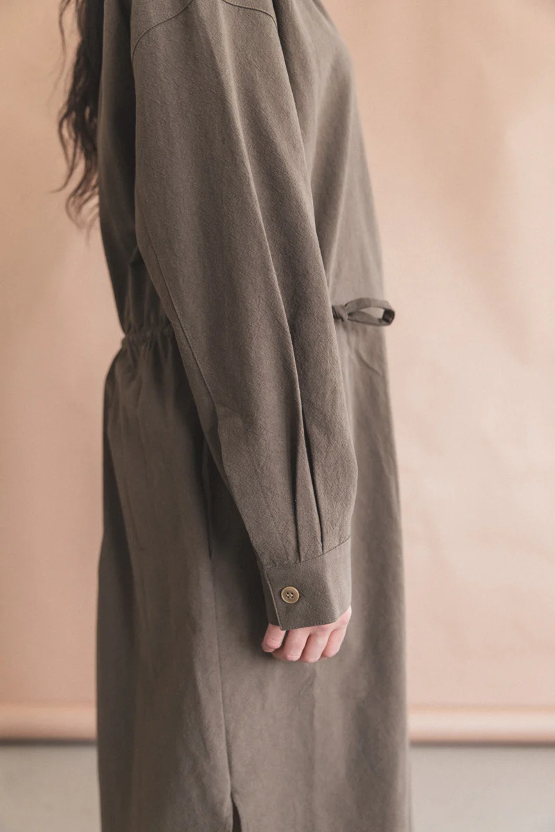 FILTER DRESS IN BROWN - Image 8