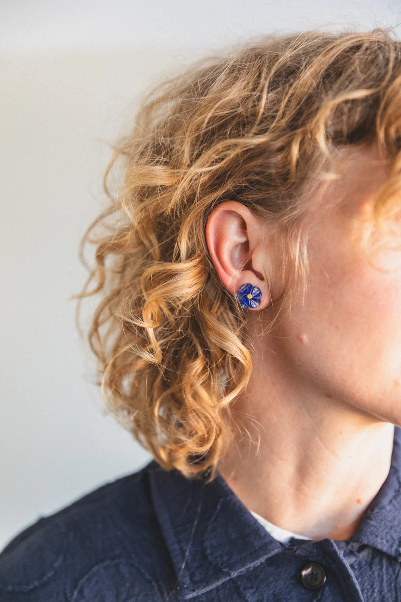 FIORE EARRINGS IN 10K GOLD AND LAPIS - Image 2