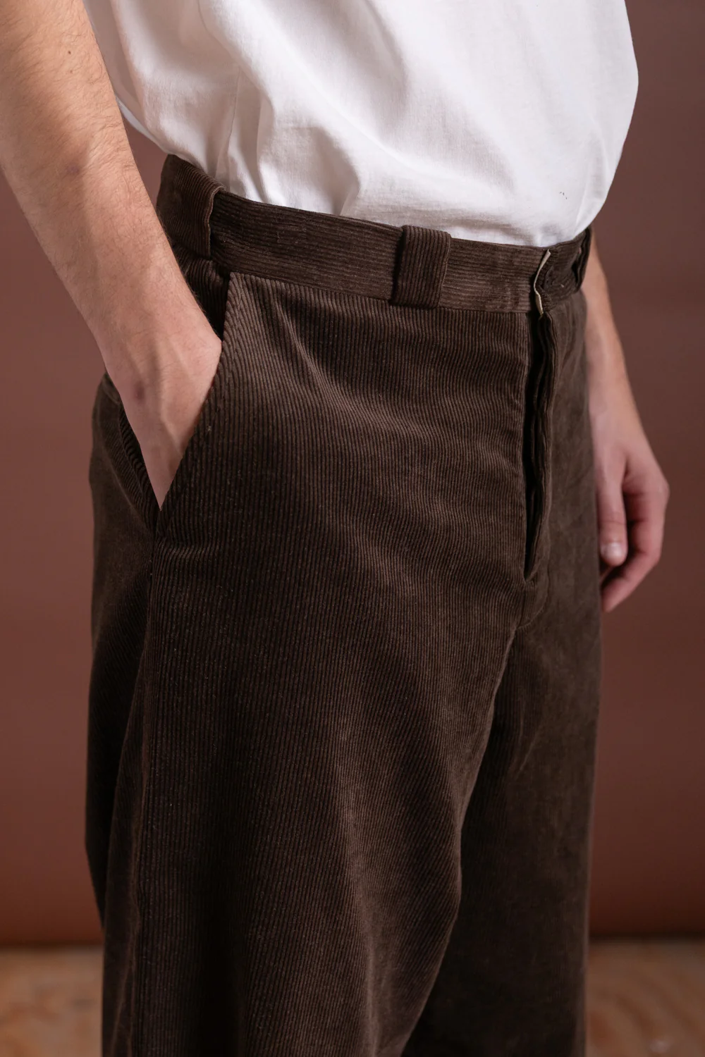 FLAT FRONT PANTS IN BROWN SUMI INK CORDUROY - Image 8