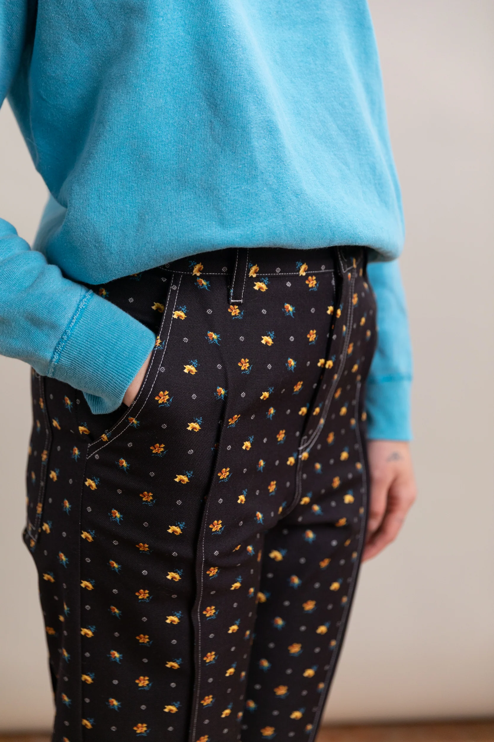 FLORAL CANVAS PINTUCK PANTS - Image 2