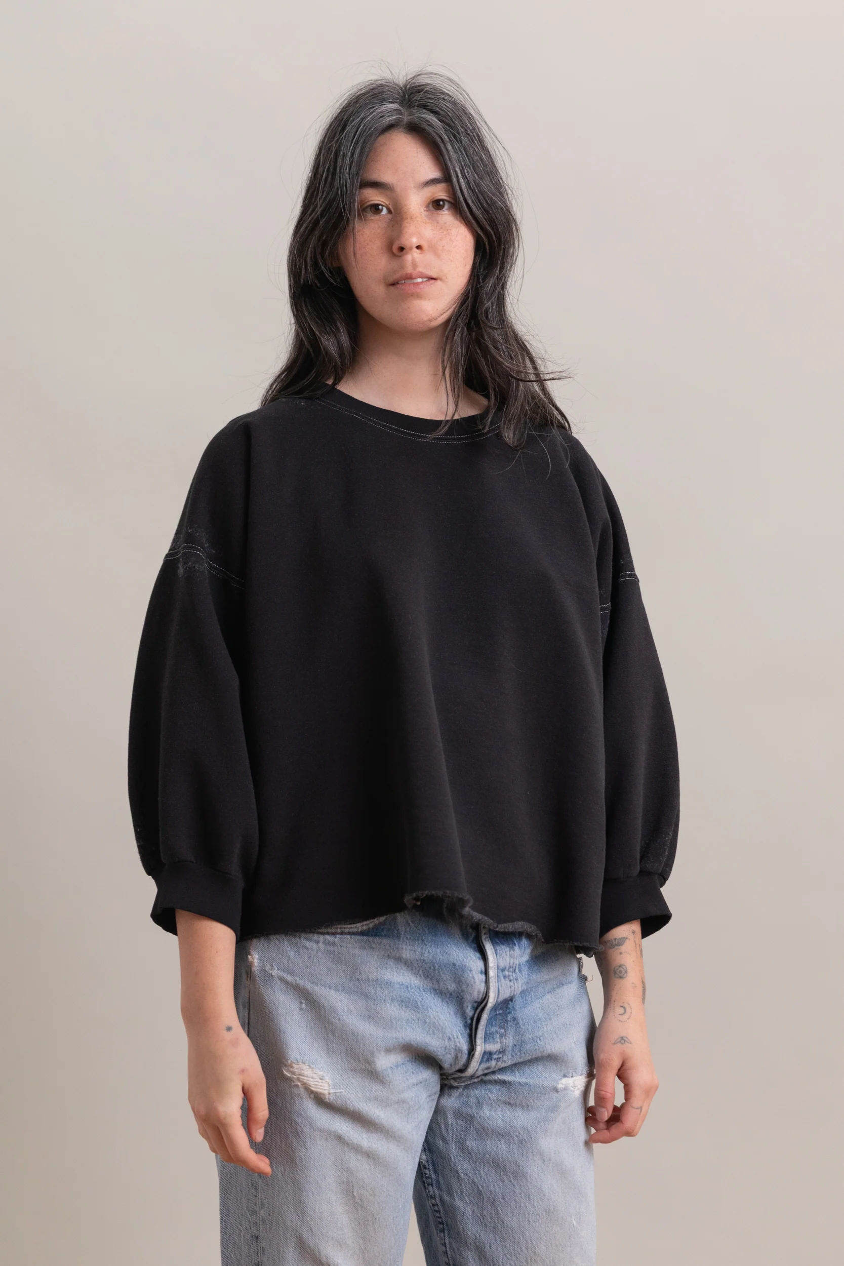 FOND SWEATSHIRT IN CHARCOAL