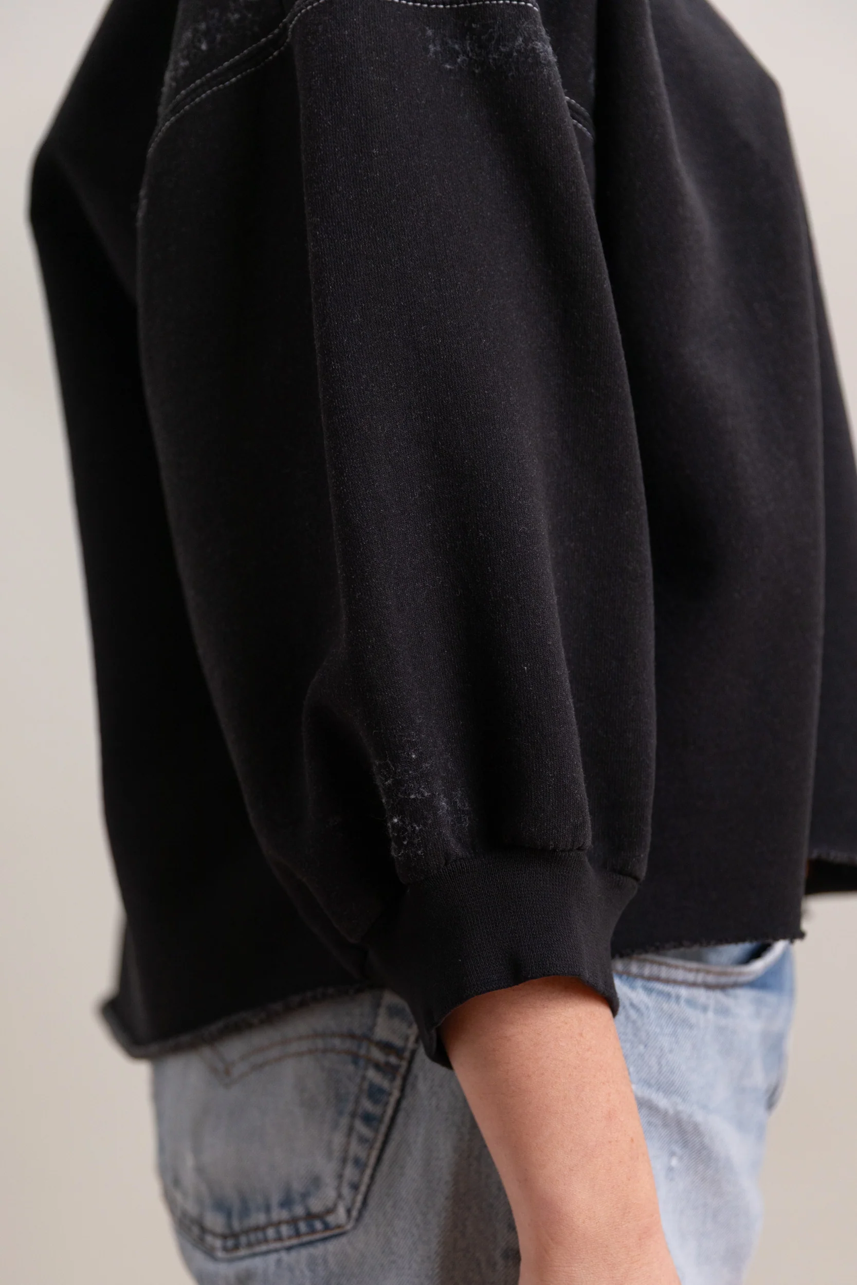 FOND SWEATSHIRT IN CHARCOAL - Image 6