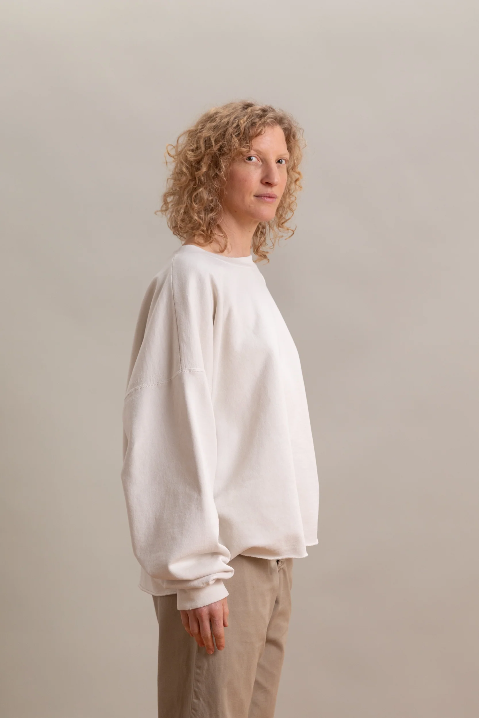 FONDER SWEATSHIRT IN DIRTY WHITE - Image 3