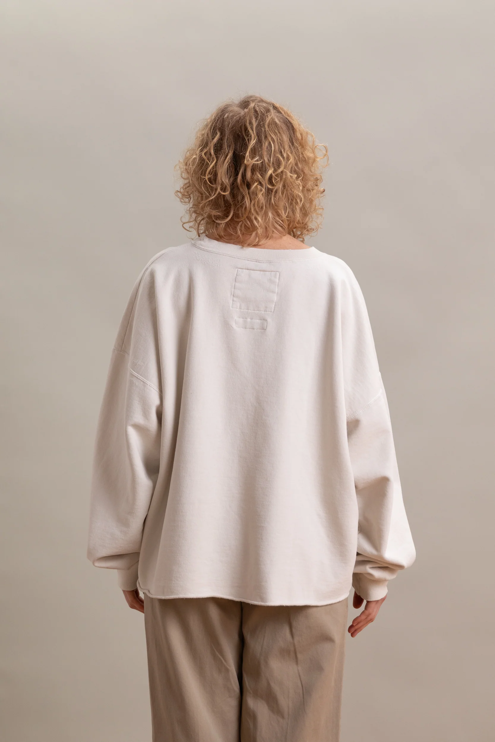 FONDER SWEATSHIRT IN DIRTY WHITE - Image 4