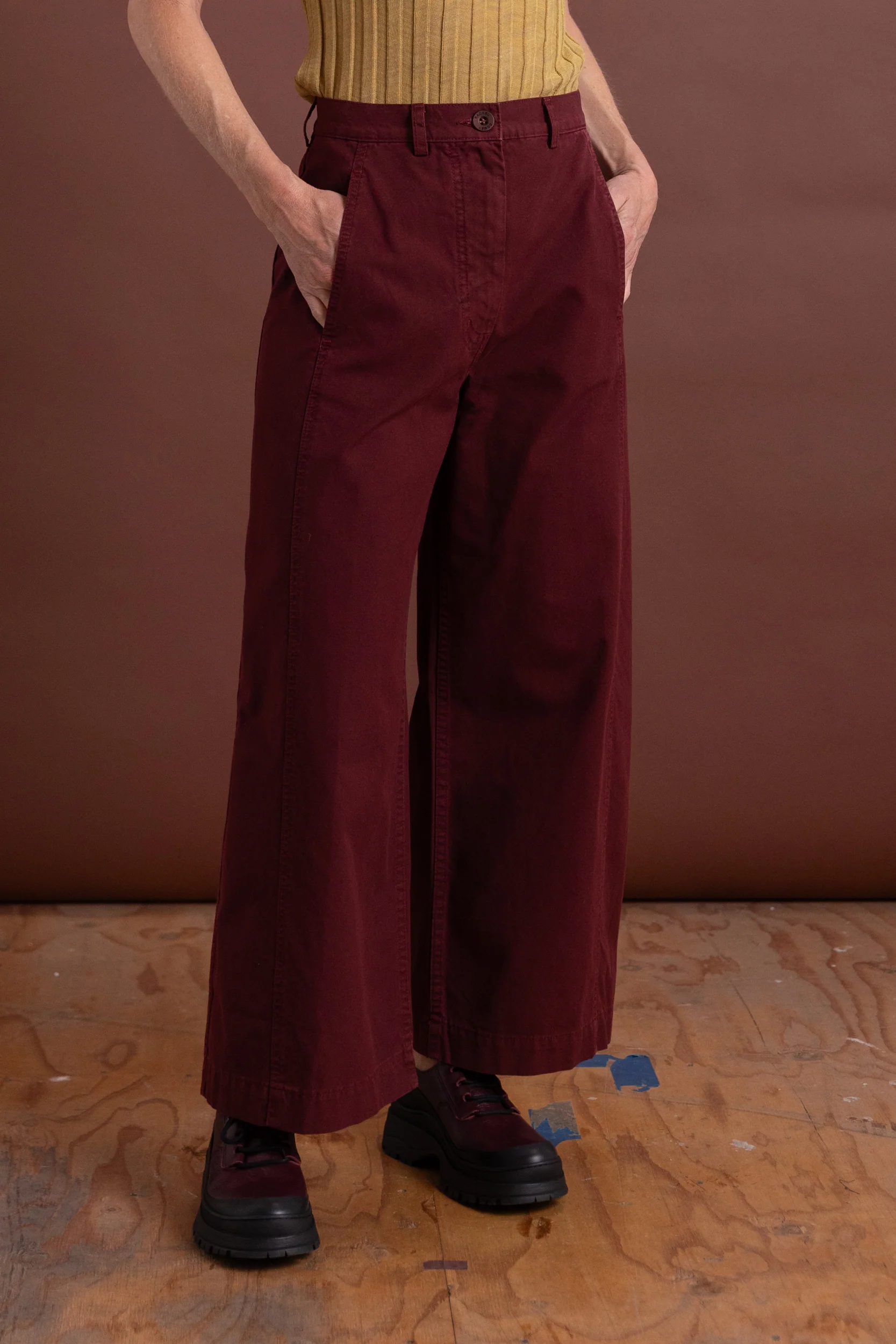 GARRA PANT IN WINE LIGHTWEIGHT CANVAS - Image 4