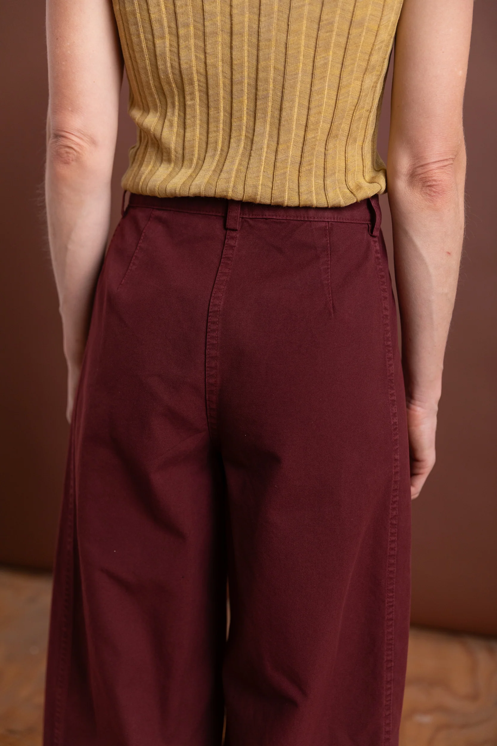 GARRA PANT IN WINE LIGHTWEIGHT CANVAS - Image 7