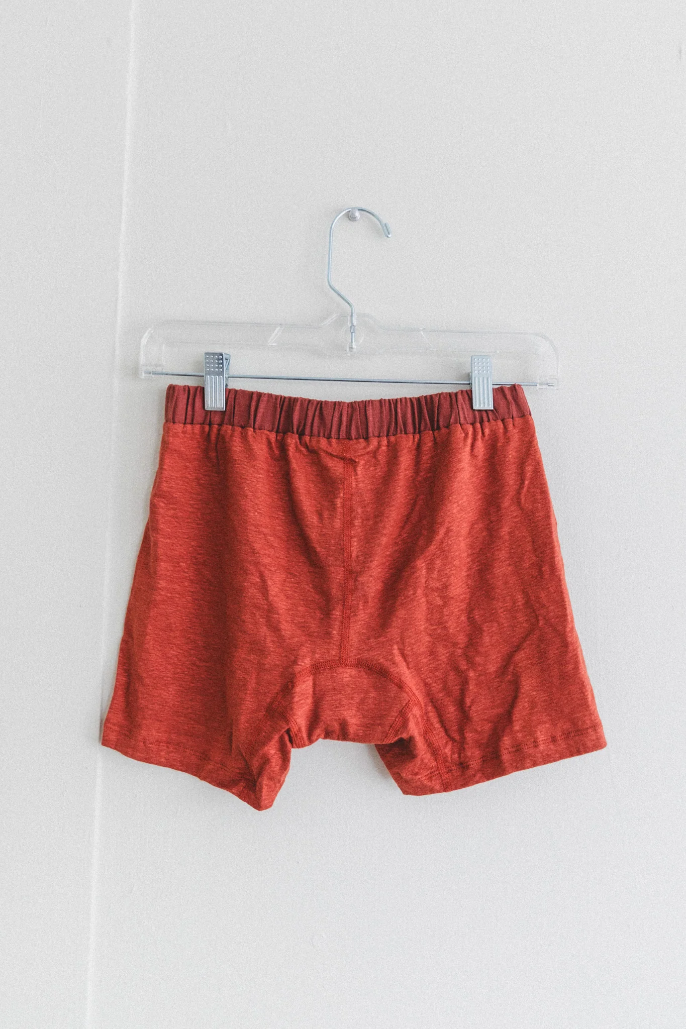 GENDERLESS SHORT PANTS IN RUST - Image 5